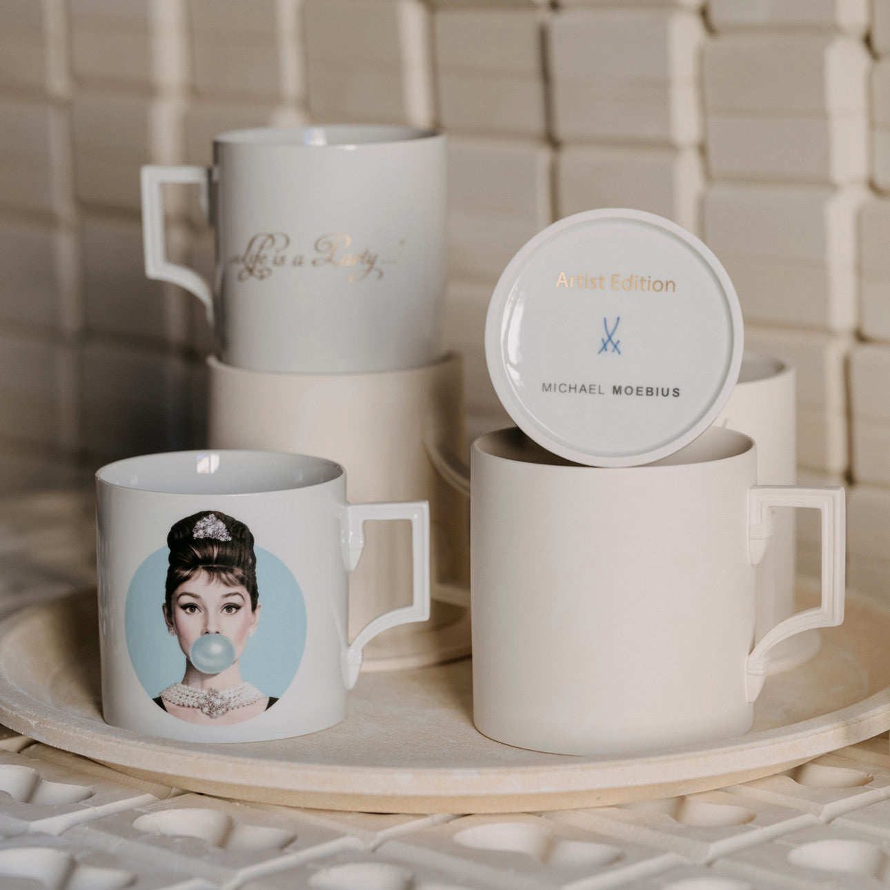 Big Mug Audrey Bubblegum blau Ø 10 cm | Meissen Legends blowing Bubbles - Collection