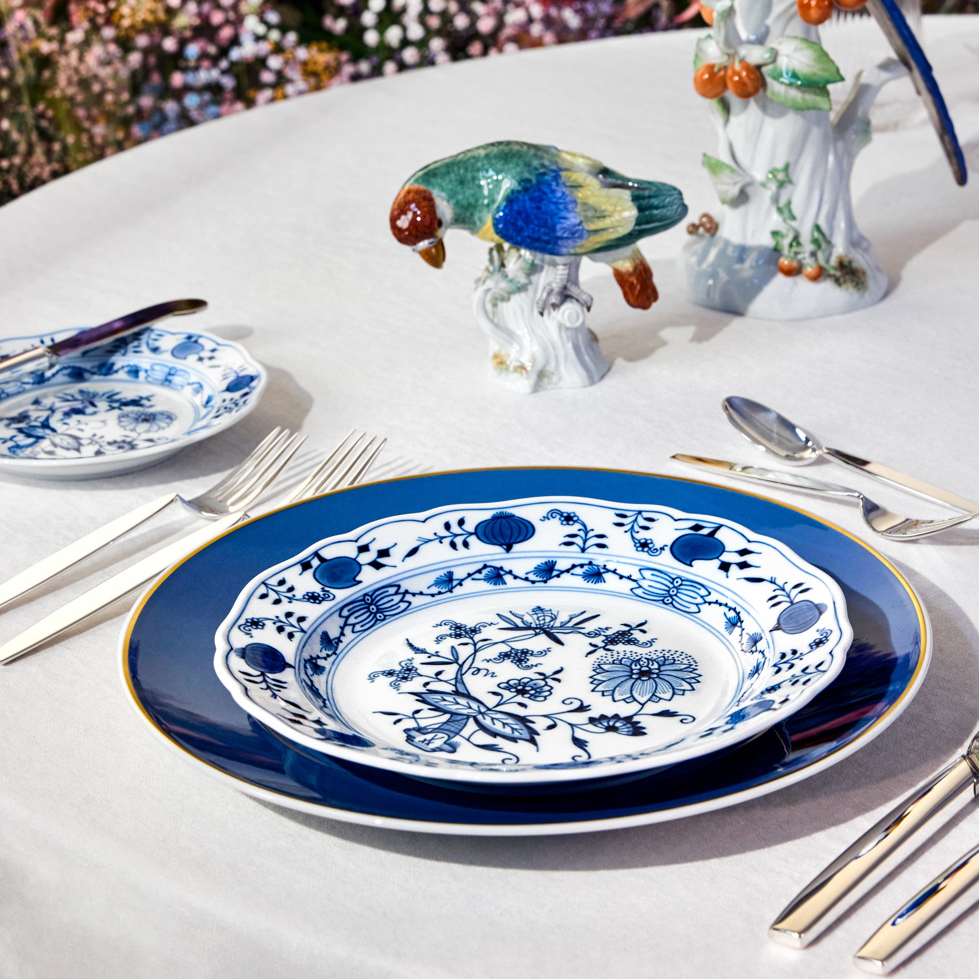 Platzteller, dunkelblau, Goldrand, Ø 33 cm | Meissen No.41 Urban Colours