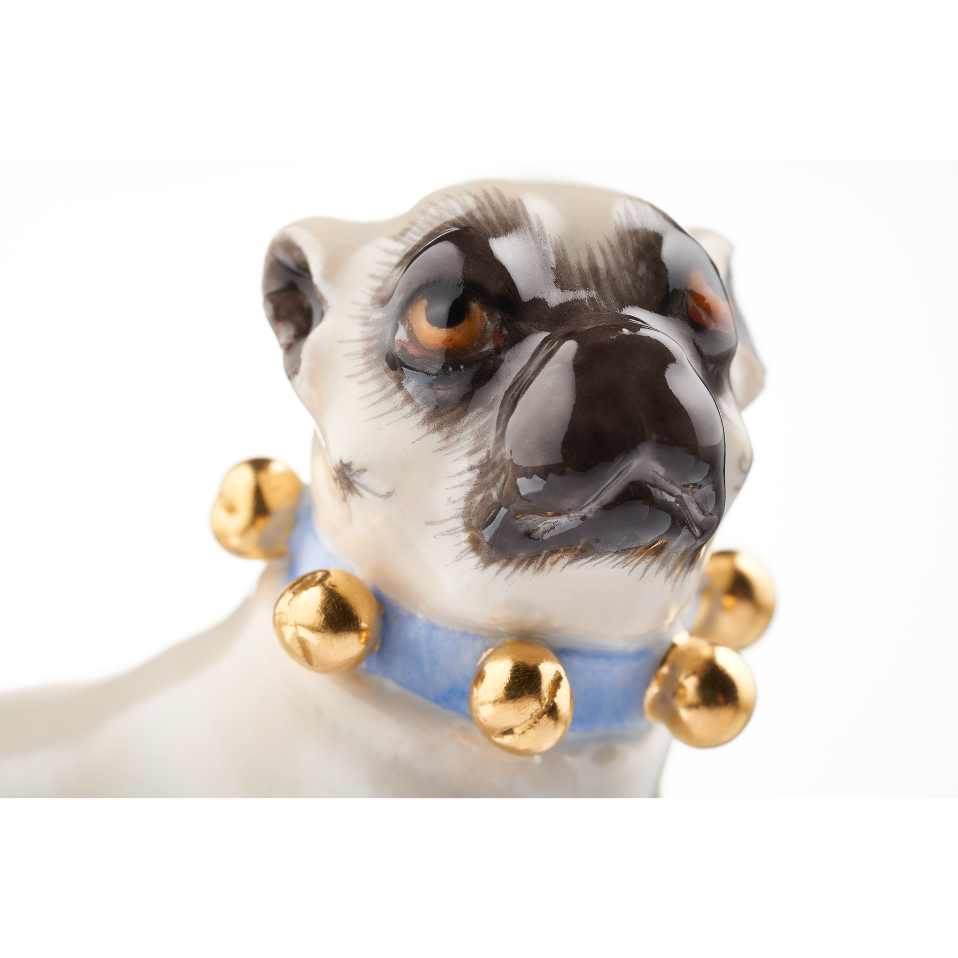 Einzelfigur Mops, bunt und gold staffiert, H 6 cm | Meissen Figuren Individuell