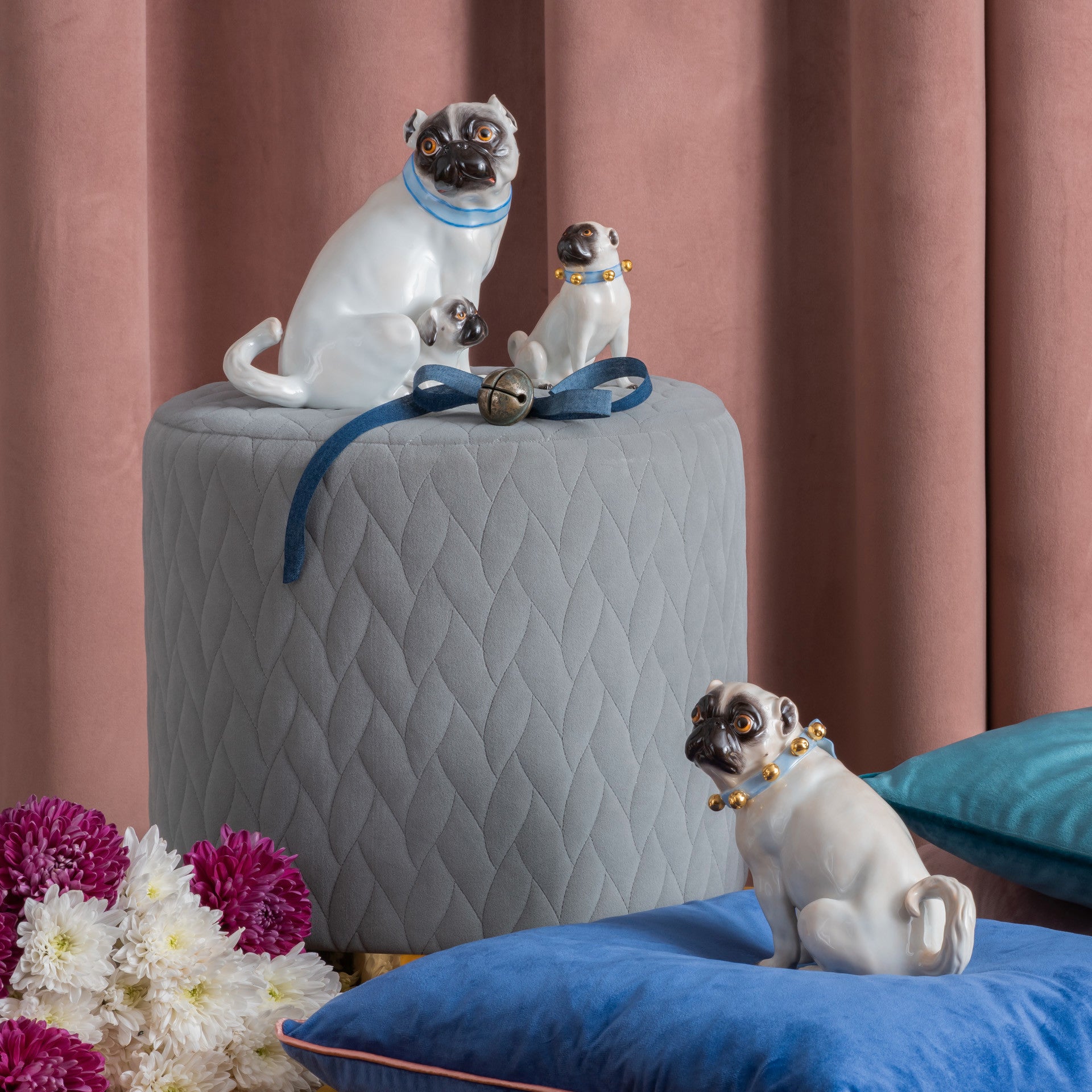 Einzelfigur Mops, bunt und gold staffiert, H 6 cm | Meissen Figuren Individuell