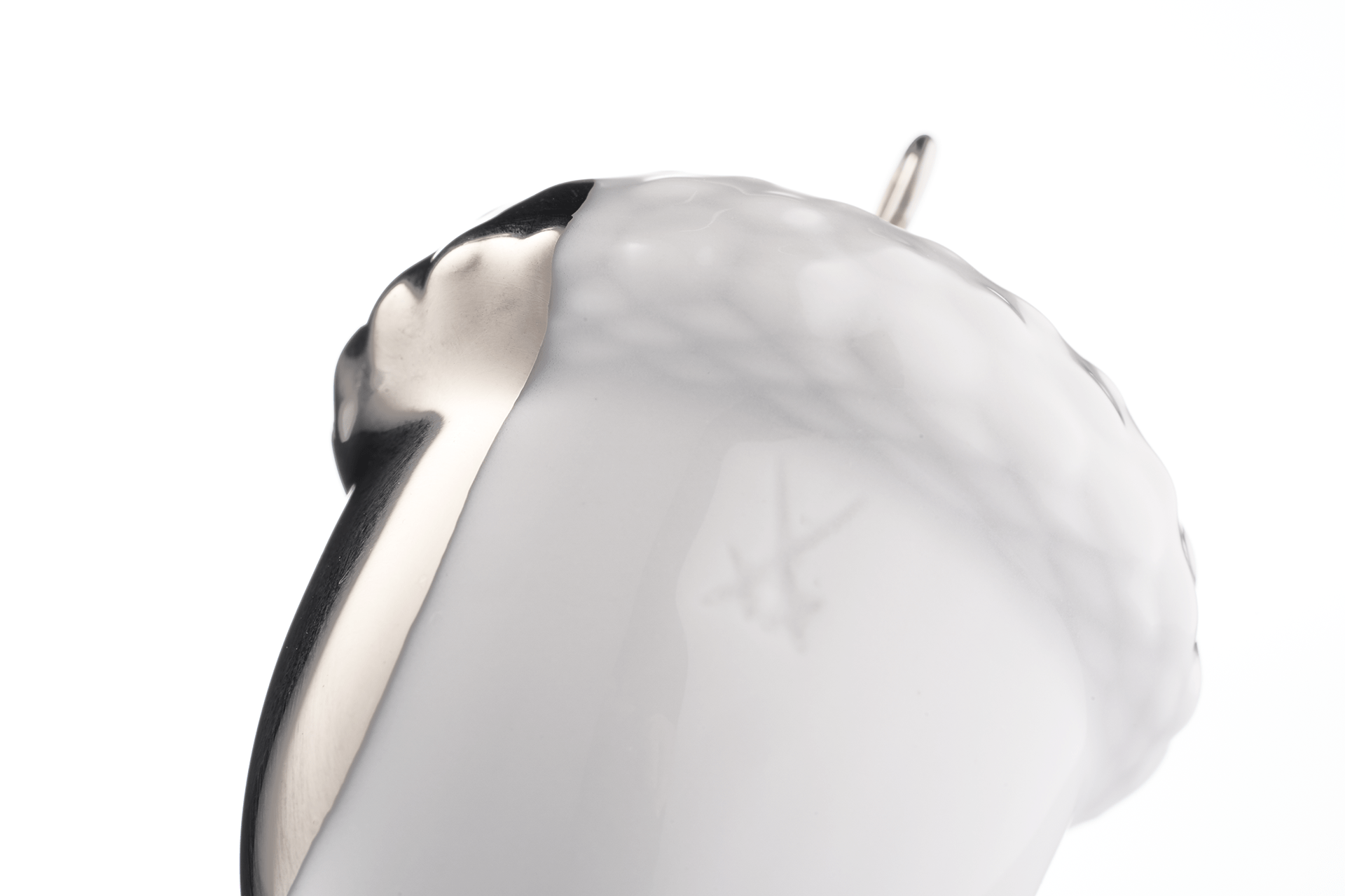 Baumschmuck Eichel, Platinpunkt, H 4,4 cm | Meissen Zweigschmuck Weihnachtskollektion 99A534 - 83M40 - Meissen Weimar
