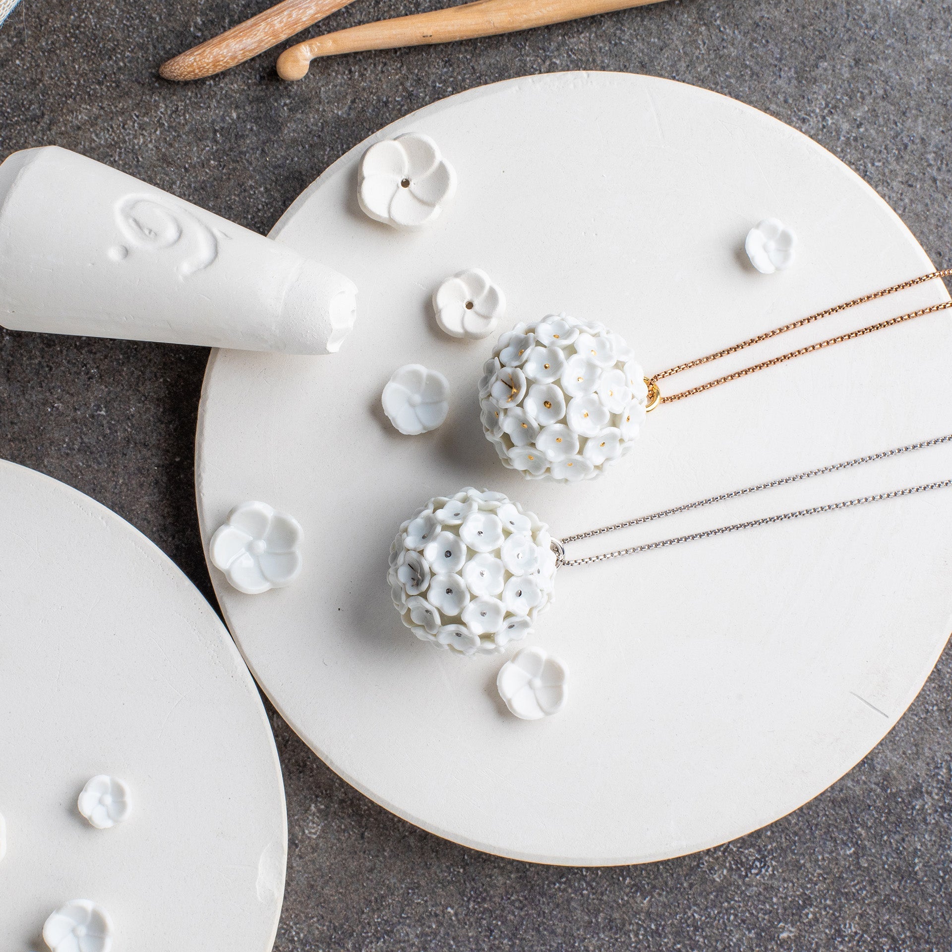 Boule Anhänger Royal Blossom Schneeballblüte Ø 2,8 cm | Meissen Royal Blossom Collection 90a319-55m07 - Meissen Weimar