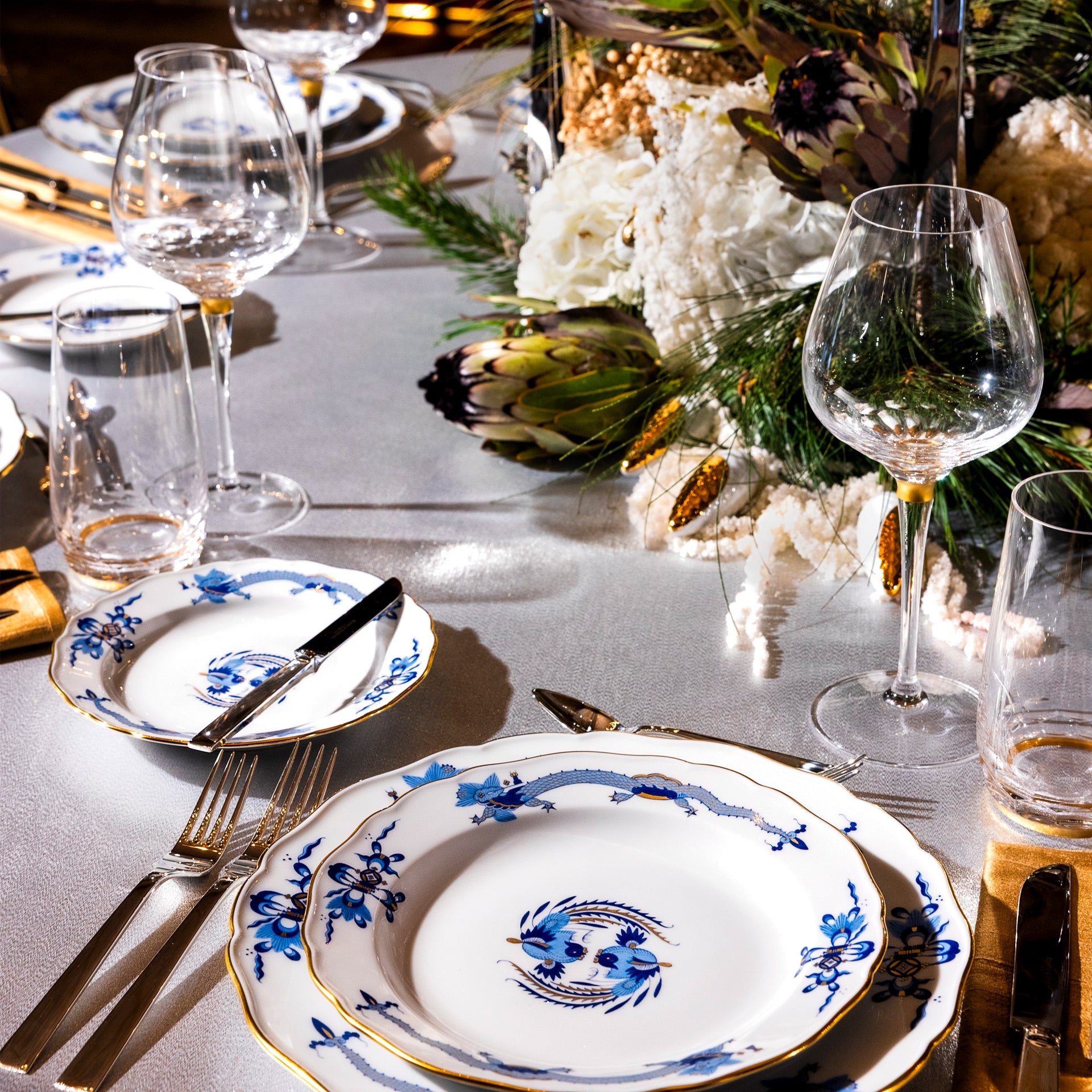 Cappuccinotasse, Reicher Drache, schwarz, handausgemalt, V 0,25 l | Meissen Neuer Ausschnitt 32D210-00584 - Meissen Weimar