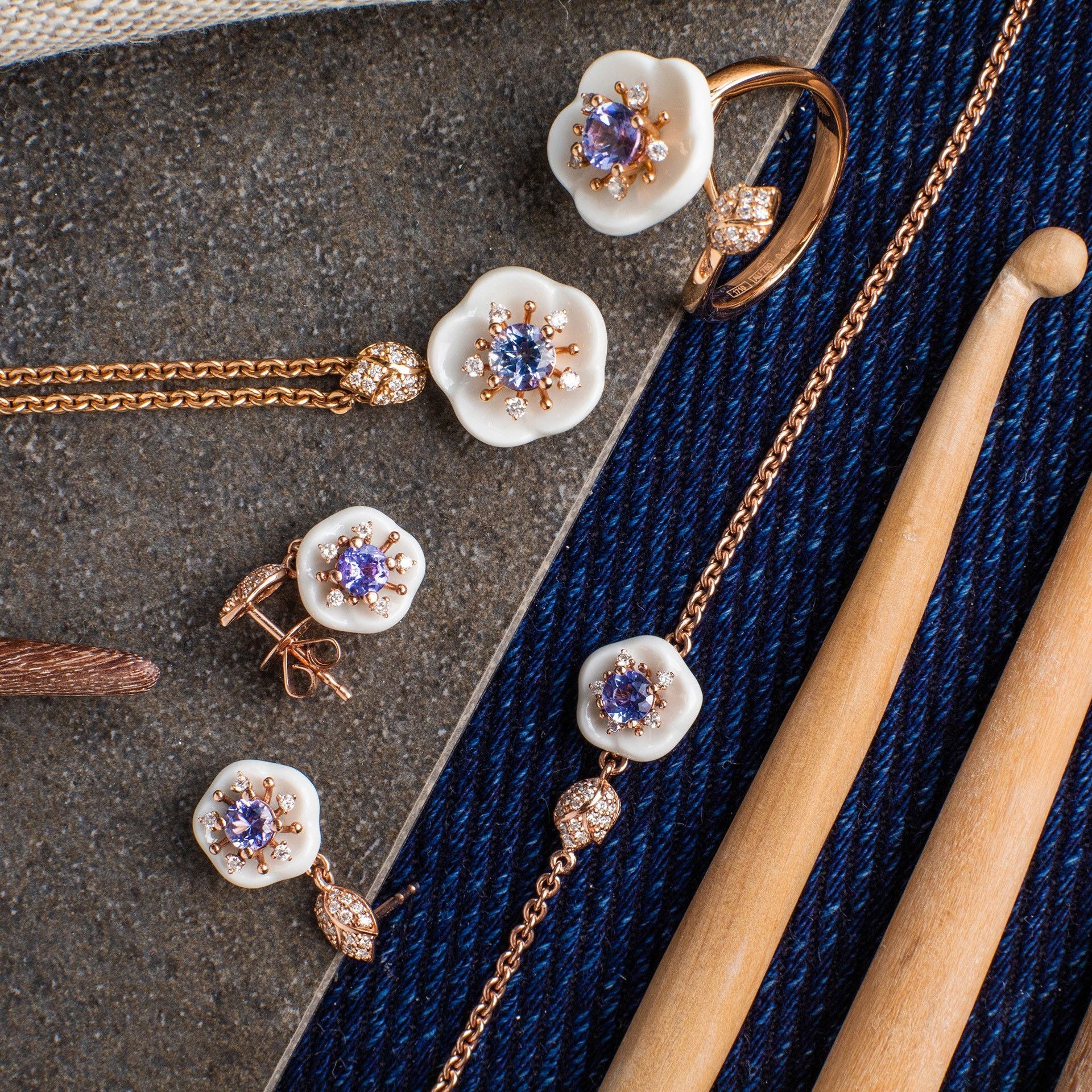 Collier, Tansanit Blau, 45 cm | Meissen Royal Blossom Collection mpj20bl176c45 - Meissen Weimar