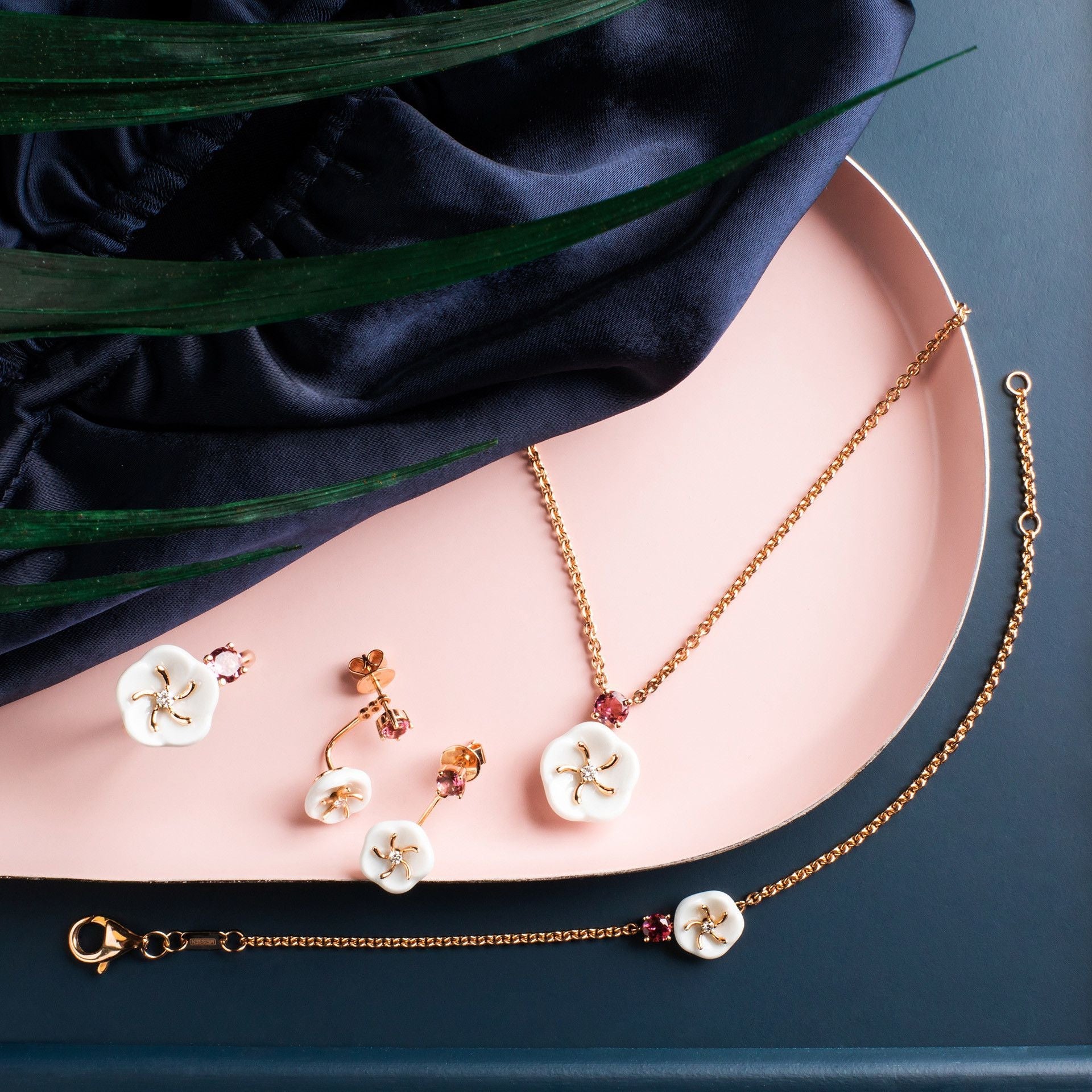Collier, Turmalin Rosa, 45 cm | Meissen Royal Blossom Collection mpj20bl165c45 - Meissen Weimar