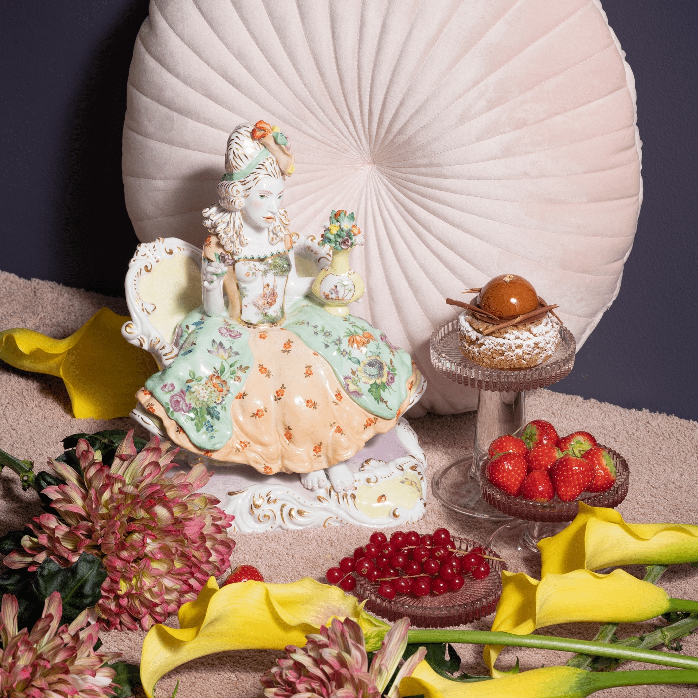 Designer - Skulptur Flora, Mehrfarbig, H 26 cm | Meissen Figuren Individuell 65c028 - 73697 - Meissen Weimar