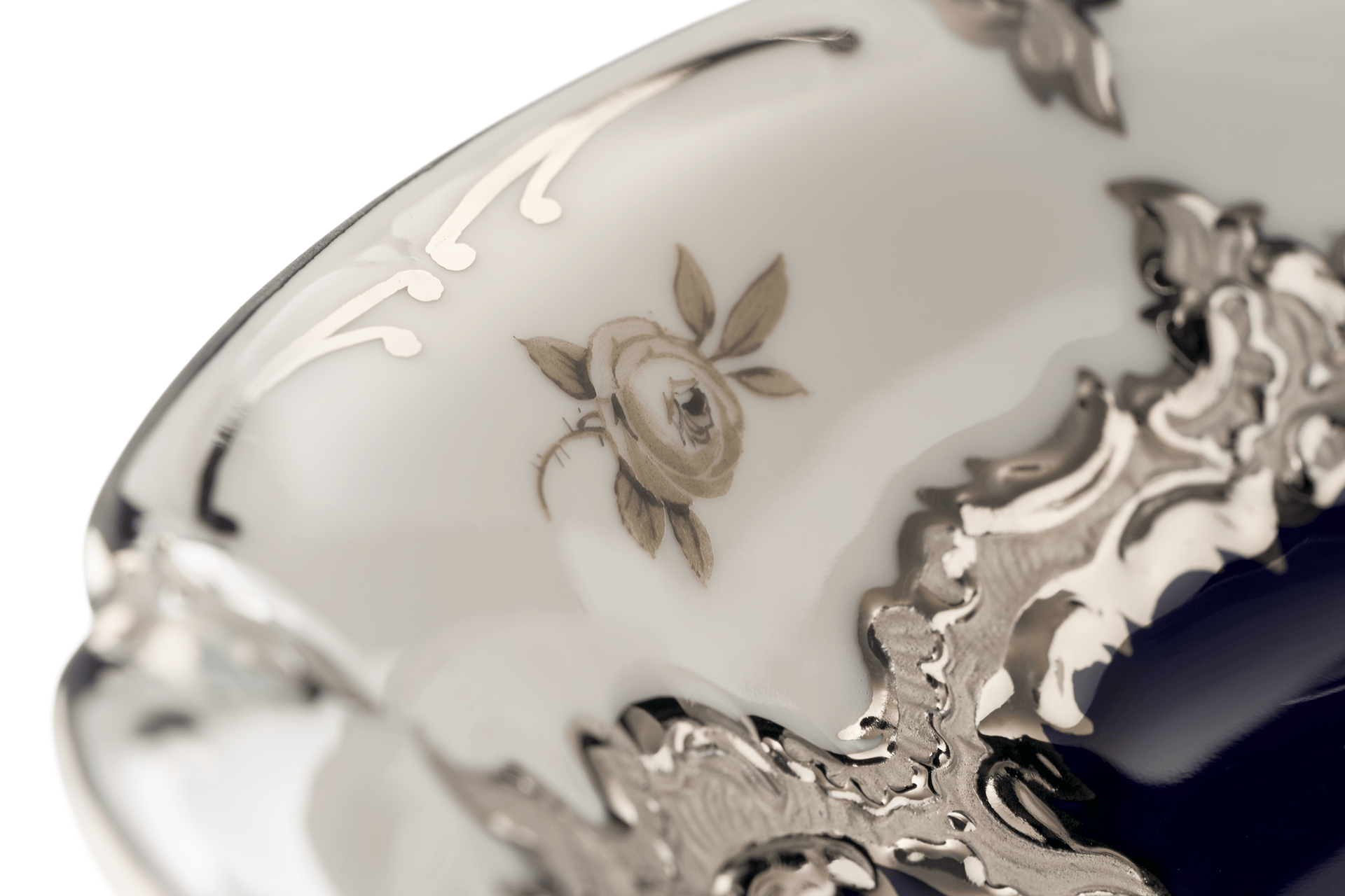 Dessertschale, Gestreute Röschen, weiß - grau, königsblau, Glanzplatin, L cm | Meissen B - Form 018677 - 15411 - Meissen Weimar
