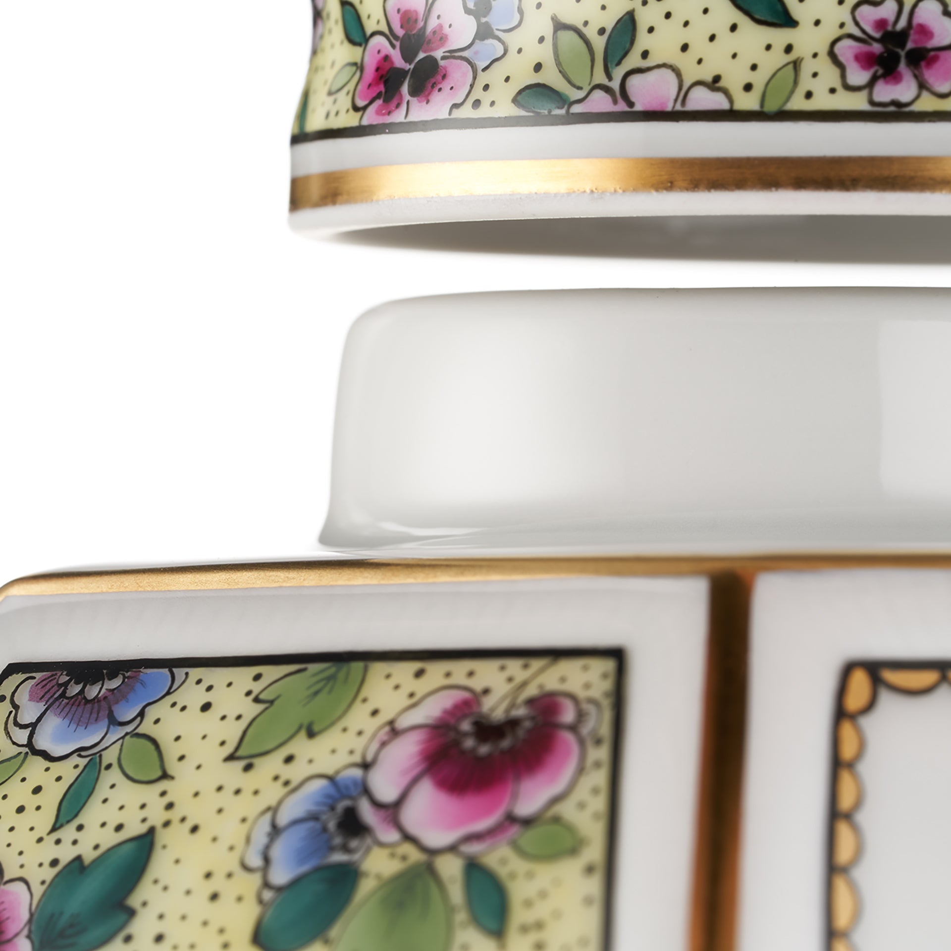 Dose, Blüten - und Schmetterlingsfantasien, H 14,7 cm | Meissen Fine Dining 589974 - 52890 - Meissen Weimar