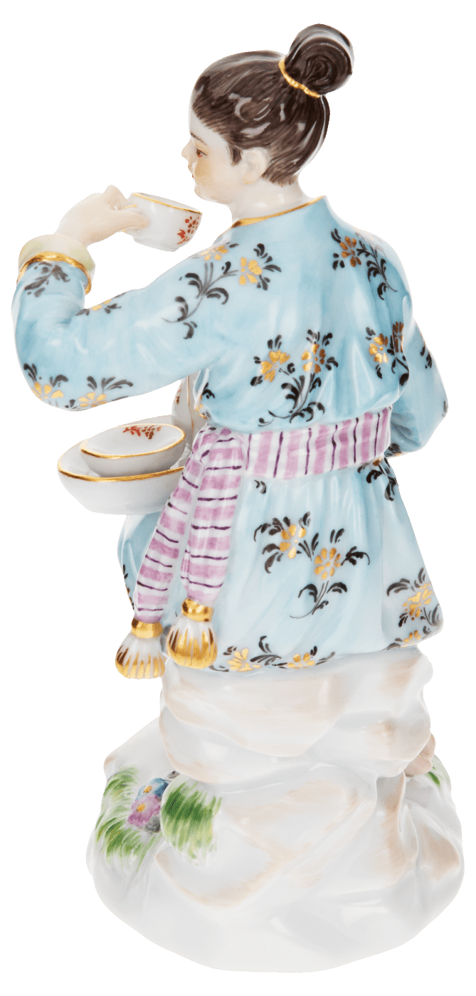 Einzelfigur Asiatin mit Teegeschirr, bunt und gold staffiert, H 13 cm | Meissen Einzelplastik 900300 - 65656 - Meissen Weimar