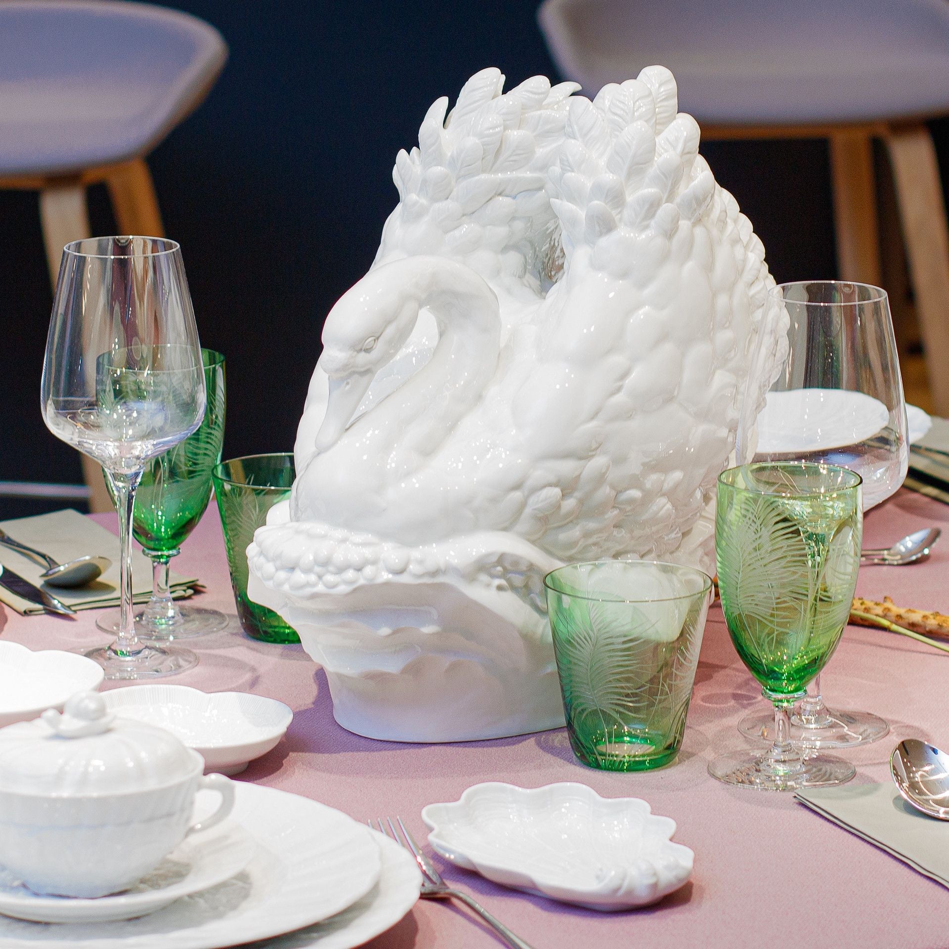Einzelfigur Schwan, Weiß, H 36 cm | Meissen Einzelplastik 000001 - 77437 - Meissen Weimar