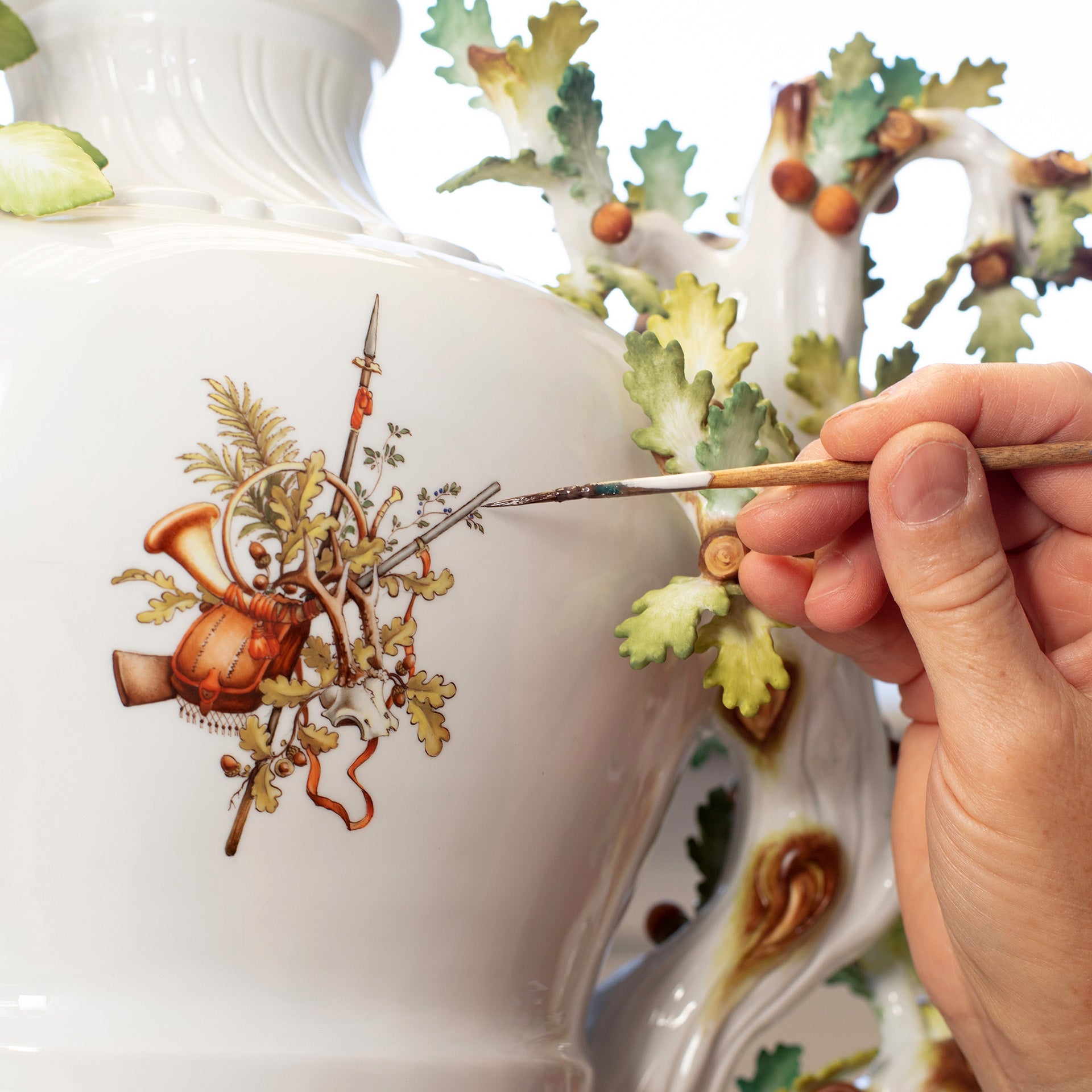 Elementevase Erde und Jagd, H 67 cm | Meissen Exklusiv - Kollektion 90a680 - 81596 - Meissen Weimar