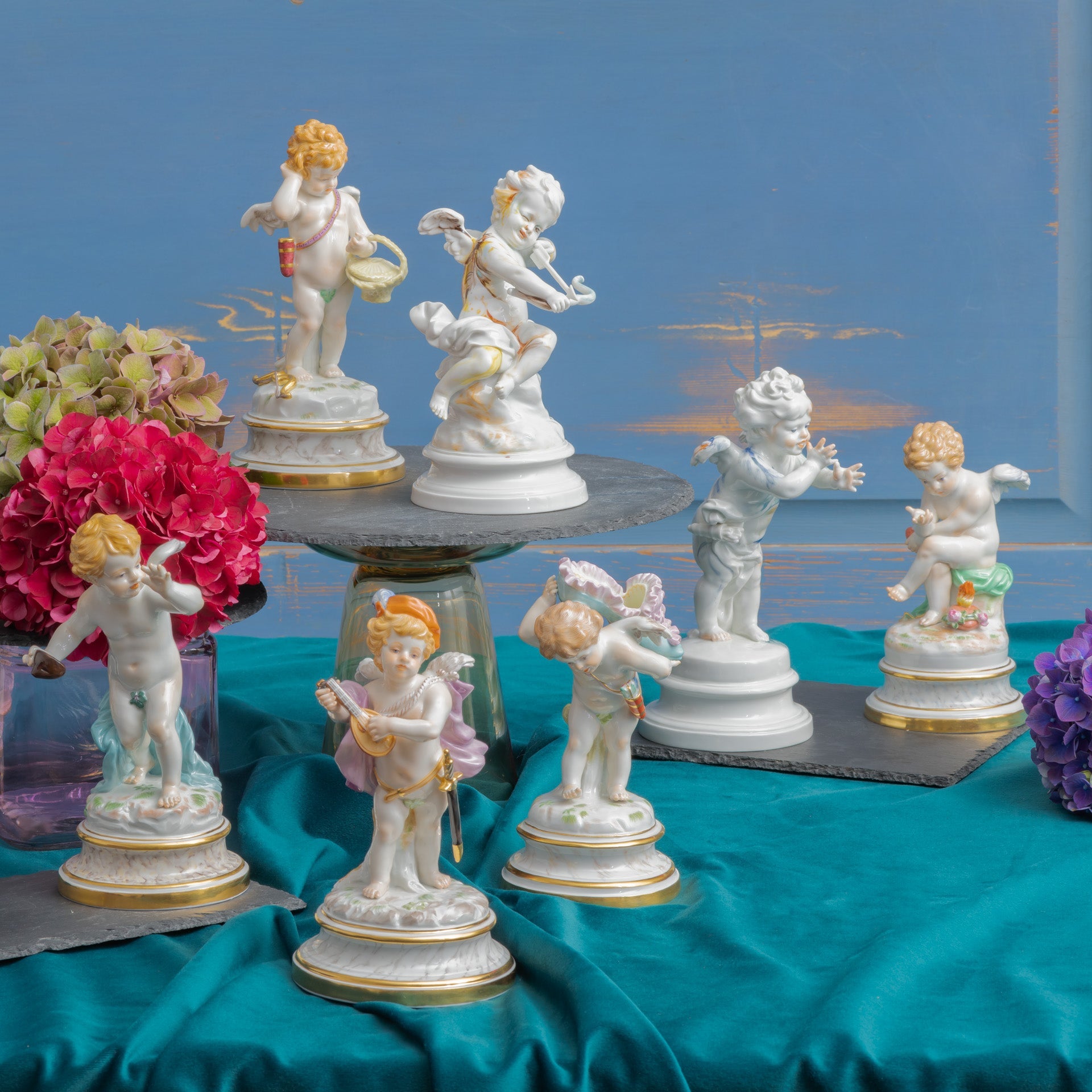 Figur Amor Tattoo, eine lange Nase drehend, H 20,5 cm | Meissen Figuren Individuell 90a389 - 70689 - Meissen Weimar
