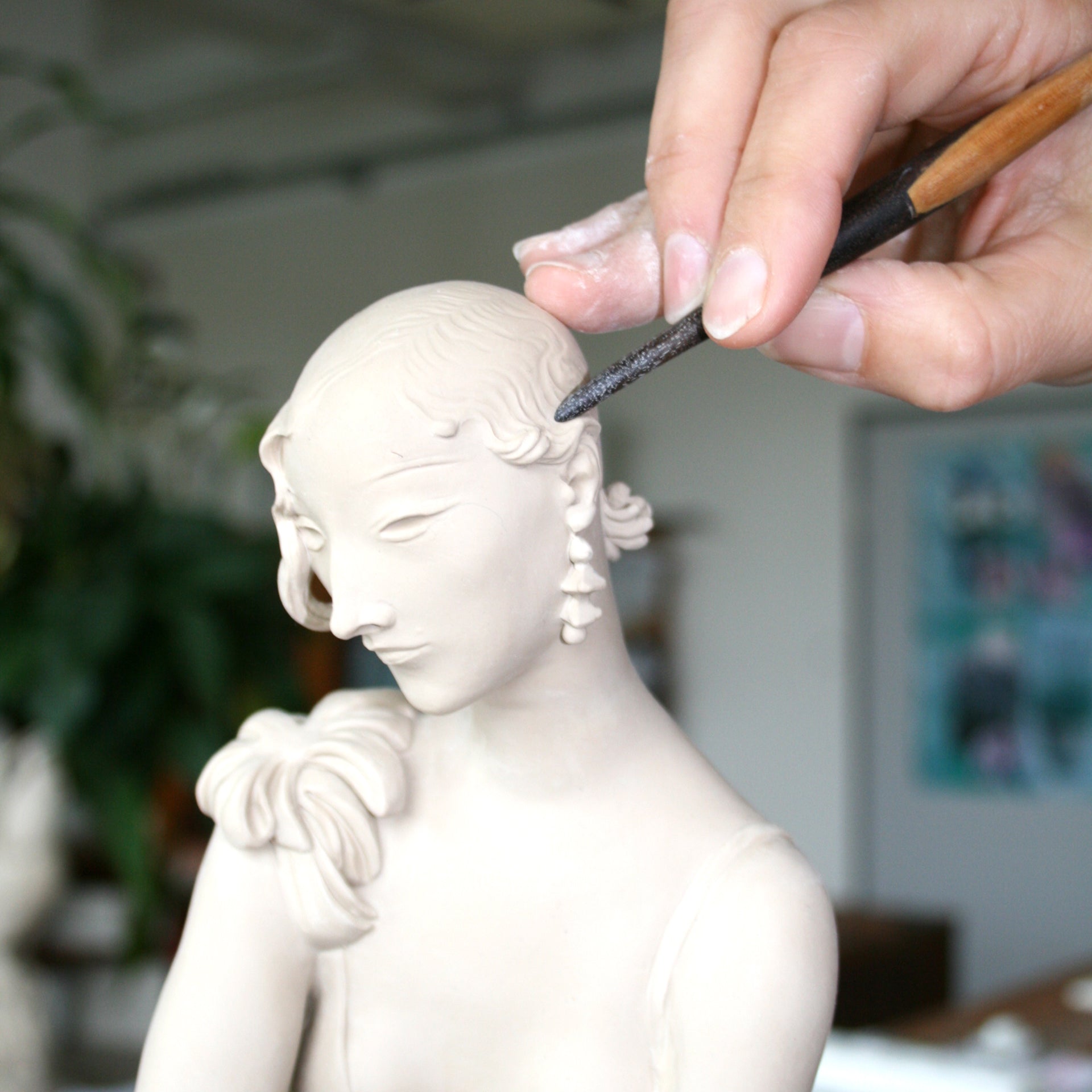 Figur Dame mit Fächer, handbemalt, H 47 cm | Meissen Exklusiv - Kollektion 900580 - 73322 - Meissen Weimar