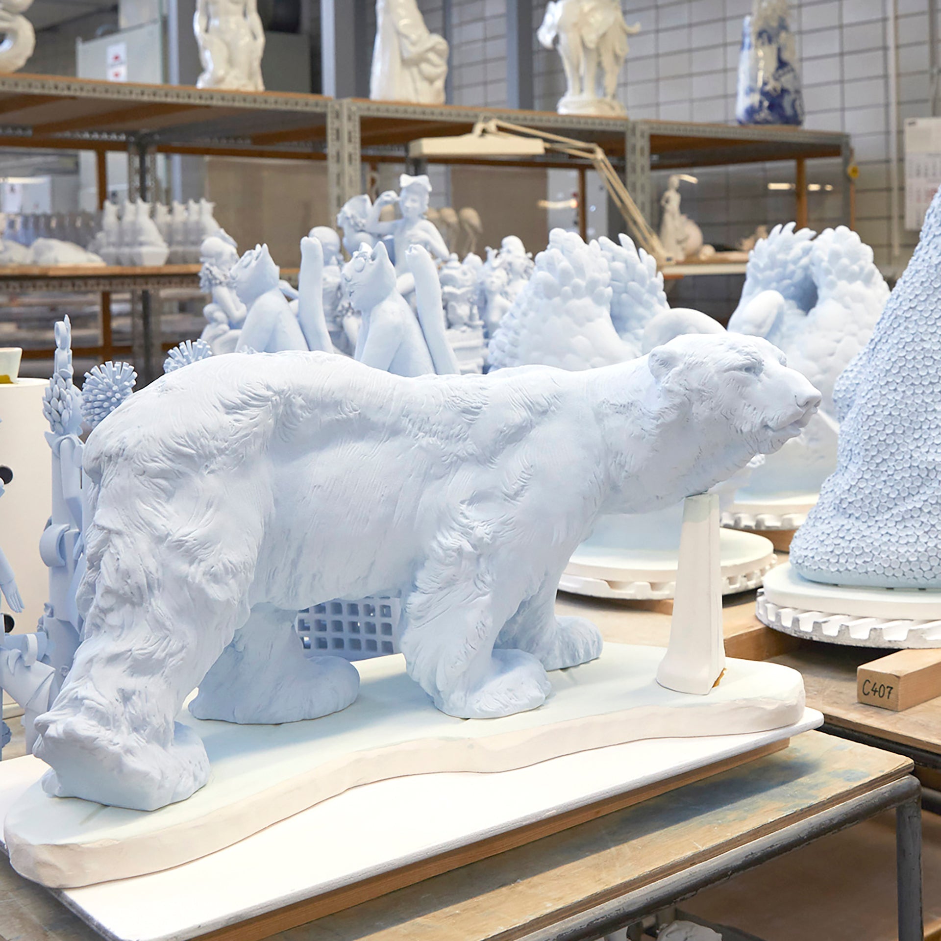 Figur Eisbär, bunt staffiert, L 22 cm | Meissen Figuren Individuell 900100 - 78794 - Meissen Weimar