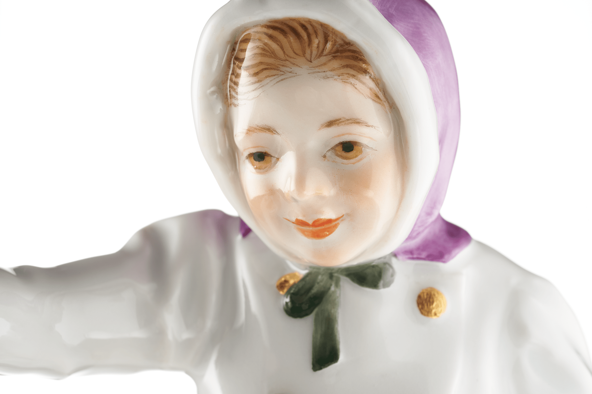Figur Mädchen auf Schale, Bunt und gold staffiert, H 13,5 cm | Meissen Figuren Individuell 900300 - 73677 - Meissen Weimar