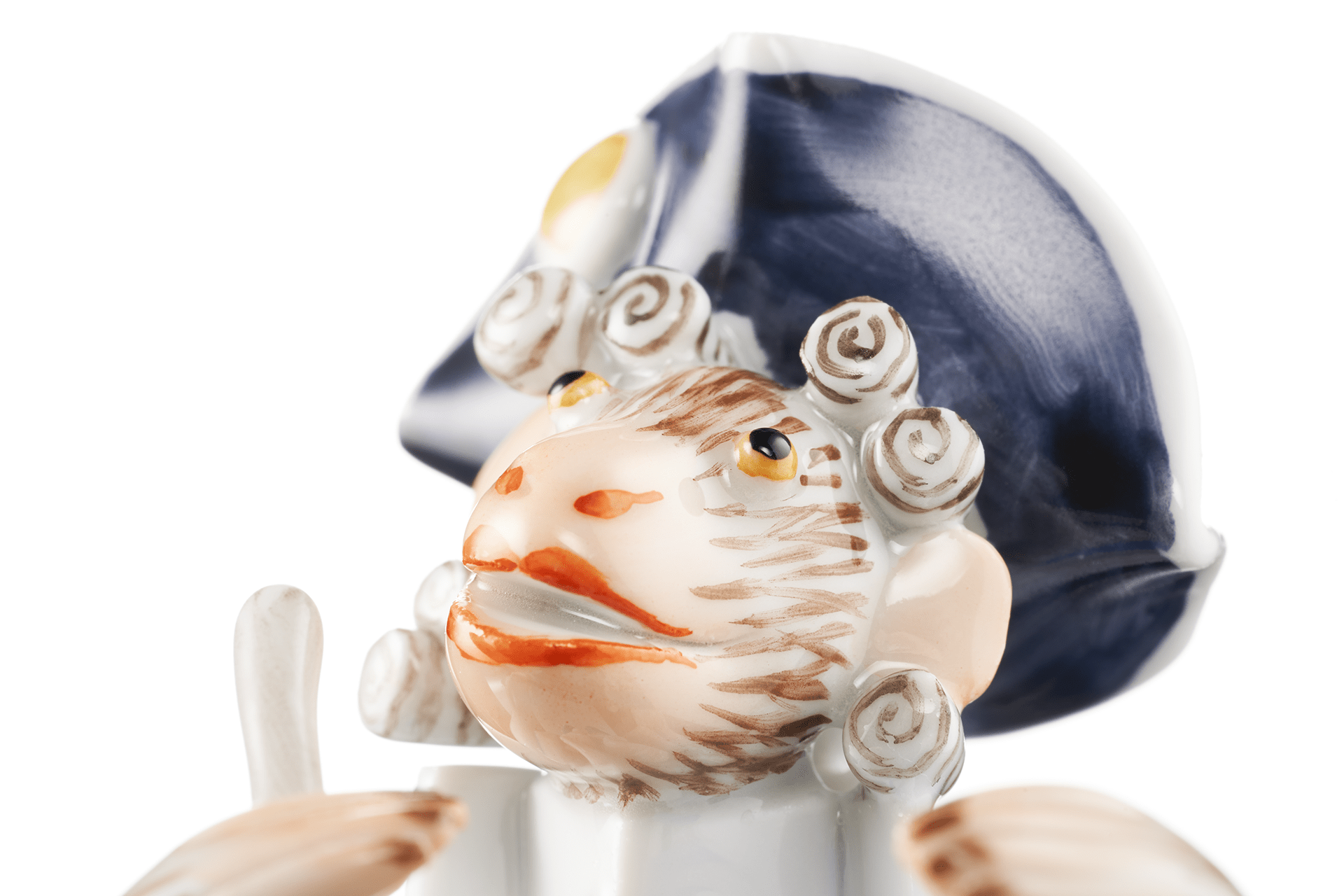 Figur, Monkey Orchestra Triangel - Spieler, H 11,3 cm | Meissen Figuren - Edition Orchester Kuriosum 90a317 - 83328 - Meissen Weimar