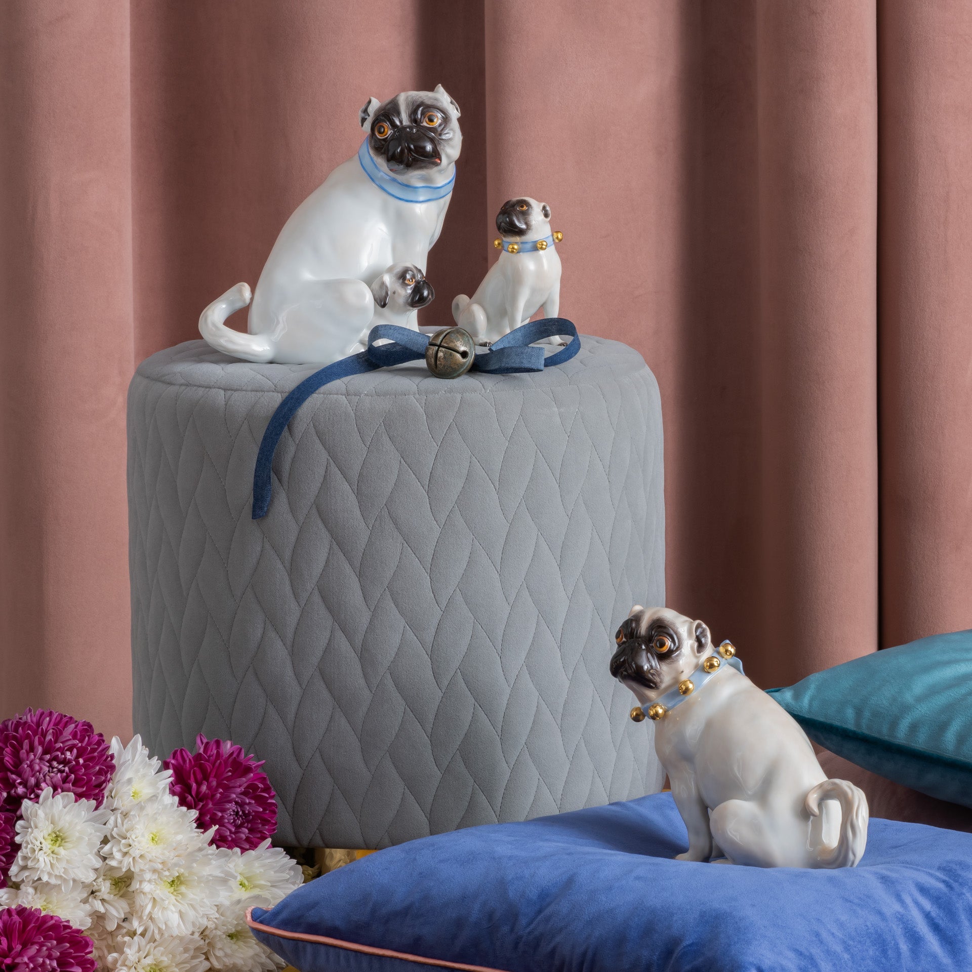 Figur Mops mit Schellen, H 7 cm | Meissen Kollektion Markenzeichen 900300 - 78738 - Meissen Weimar