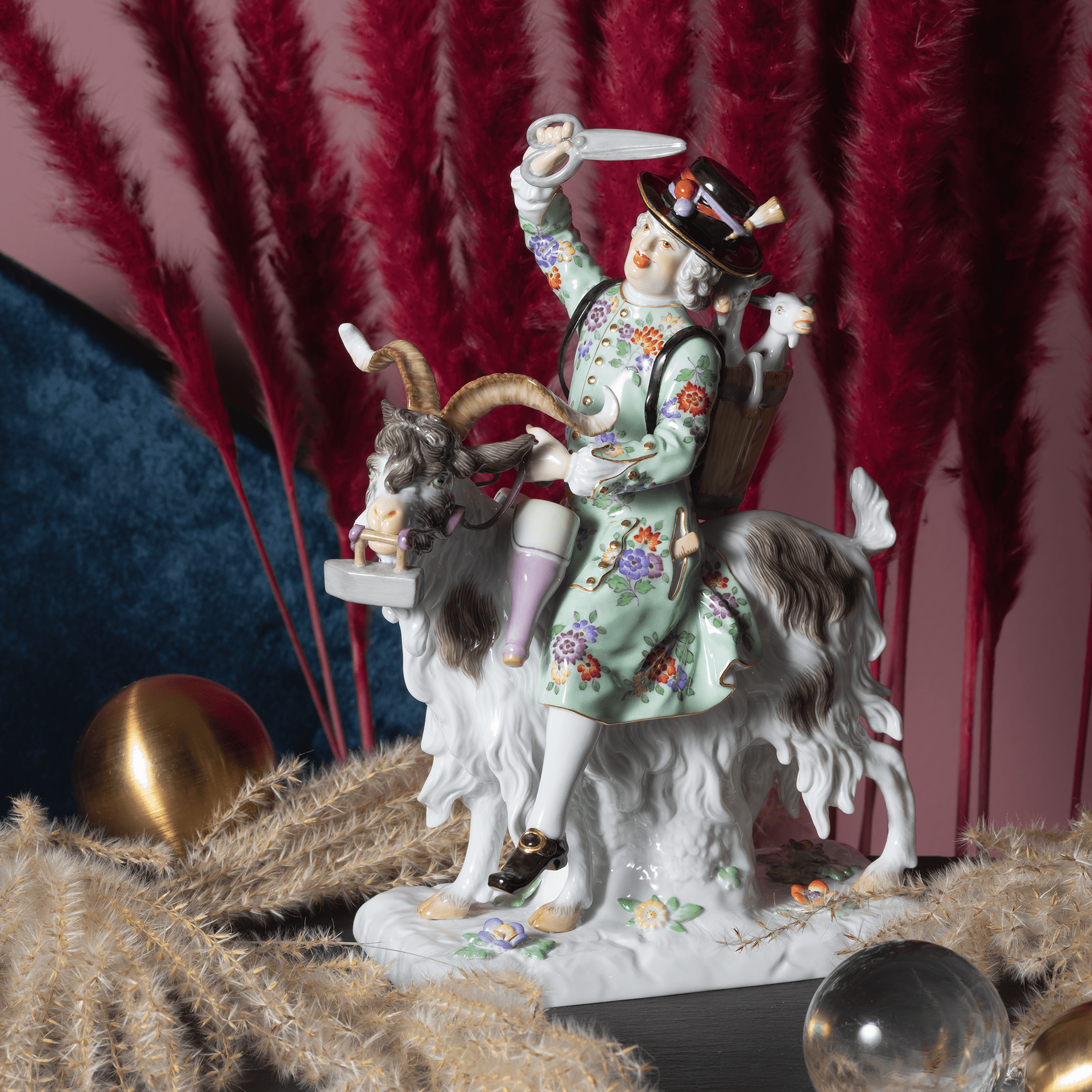 Figur Schneider auf Ziegenbock, Exklusiv, H 21,5 cm | Meissen Exklusiv - Kollektion 900380 - 73011 - Meissen Weimar