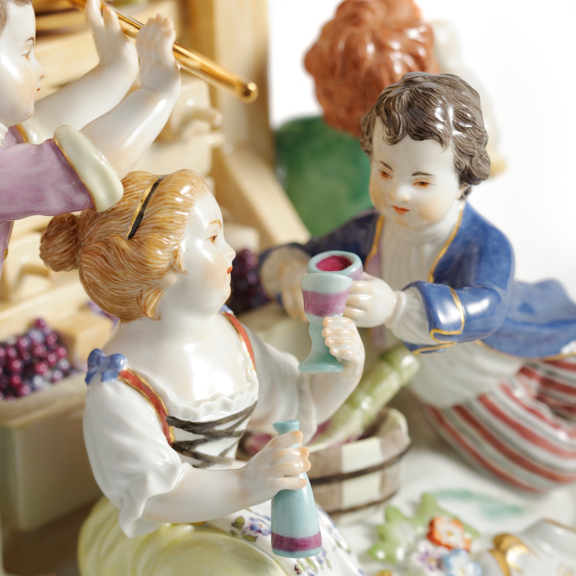 Figur Weinpresse, handbemalt, H 24 cm | Meissen Exklusiv - Kollektion 900380 - 61m35 - Meissen Weimar
