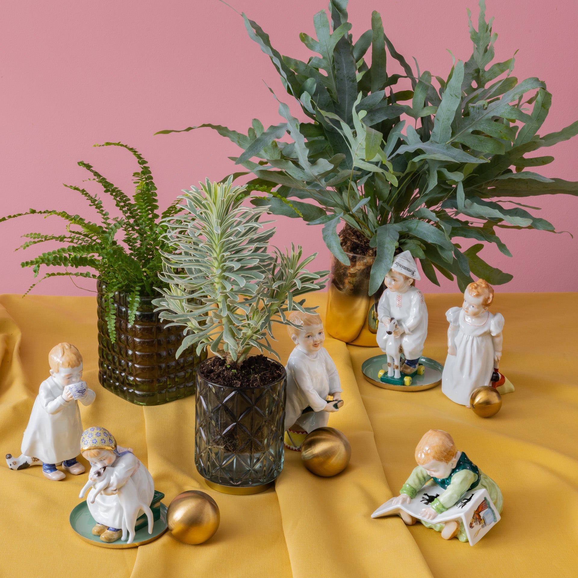 Figurengruppe Zwei Kinder mit Sandformen, Bunt staffiert, H 11 cm | Meissen Figuren - Edition Hentschelkinder 900100 - 73372 - Meissen Weimar