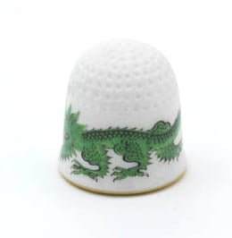 Fingerhut, Ming - Drache, reich, grün, ohne Kante, Goldrand, 2,5 cm | Meissen Porzellan 330310 - 53766 - Meissen Weimar