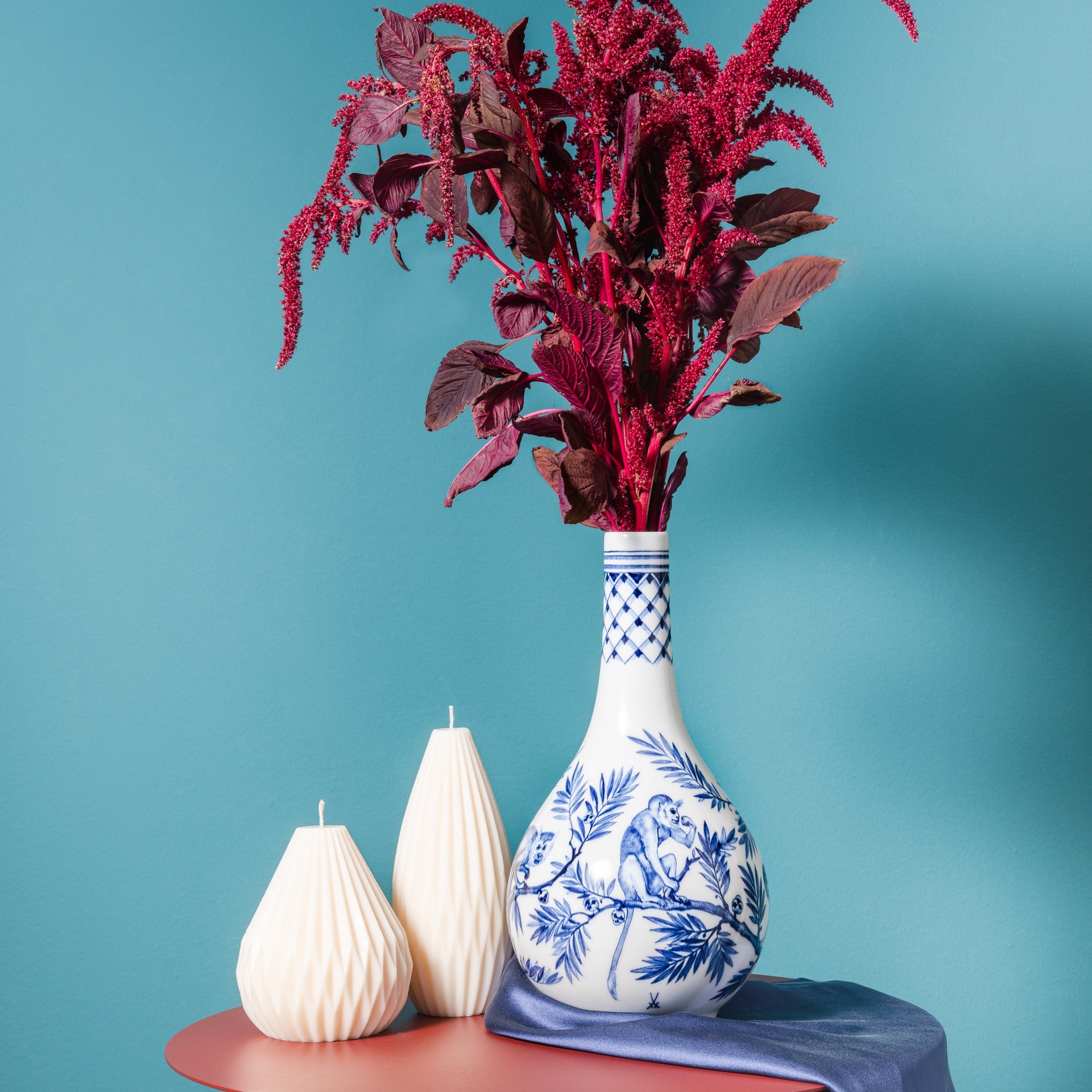 Flaschenvase Meerkatzenszenerie, H 24,5 cm, limitiert | Meissen Vasen Kollektion 816474 - 50261 - Meissen Weimar