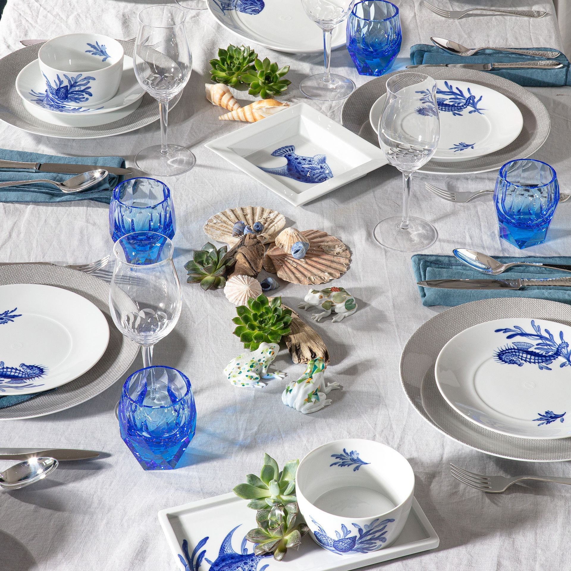 Große Vide - Poche, 'Blue Treasures', 21 x 18,5 cm | The MEISSEN Vide - Poche - Collection 82A277 - 53274 - Meissen Weimar