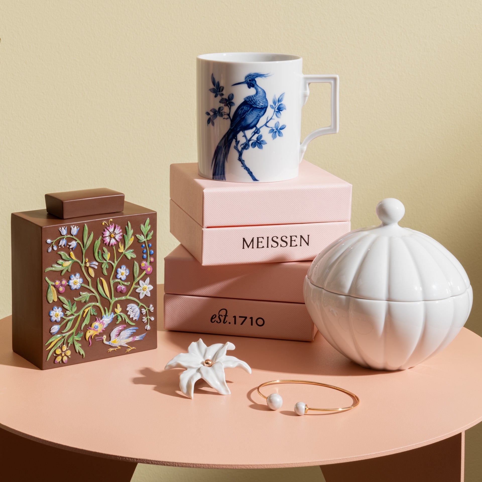 Henkelbecher Blue Bird, H 9 cm | Meissen Mug Berlin 79a460 - 55810 - Meissen Weimar