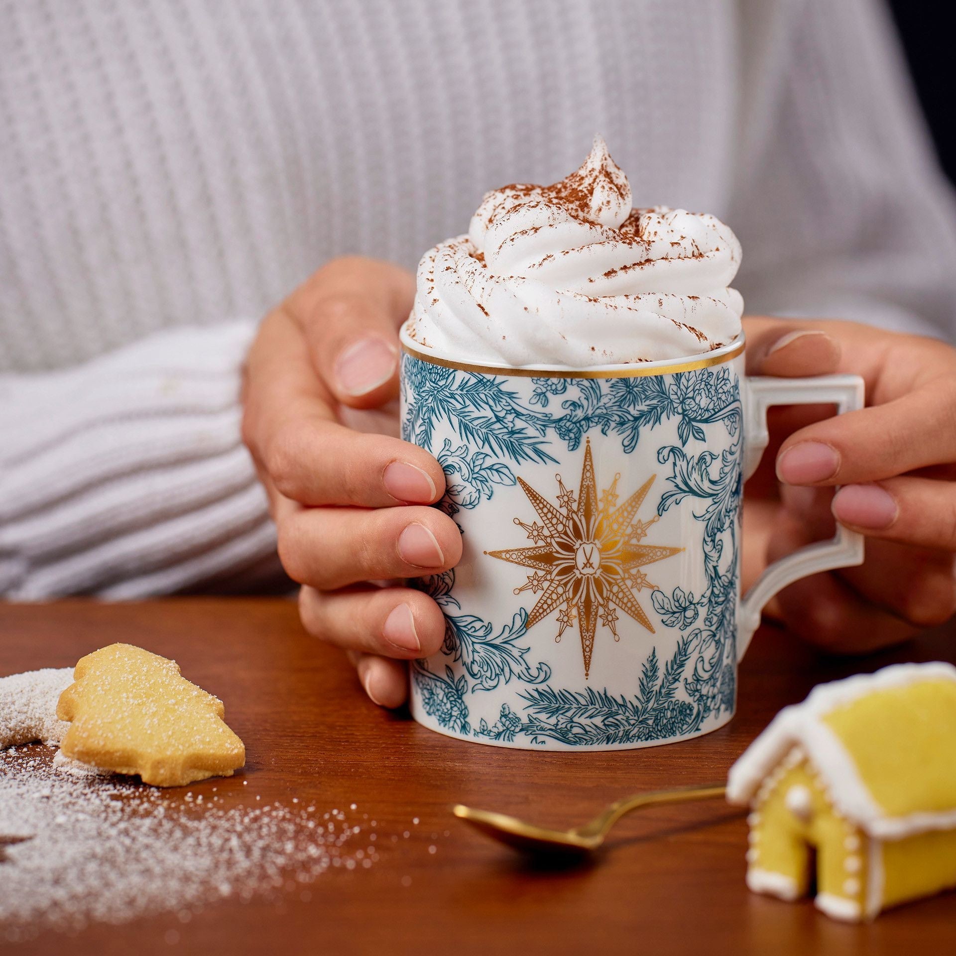 Henkelbecher, Form "Berlin", "Meissen Christmas Star", rot, V 0,25 l | The Meissen Mug Collection - Berlin 79A941 - 55810 - Meissen Weimar