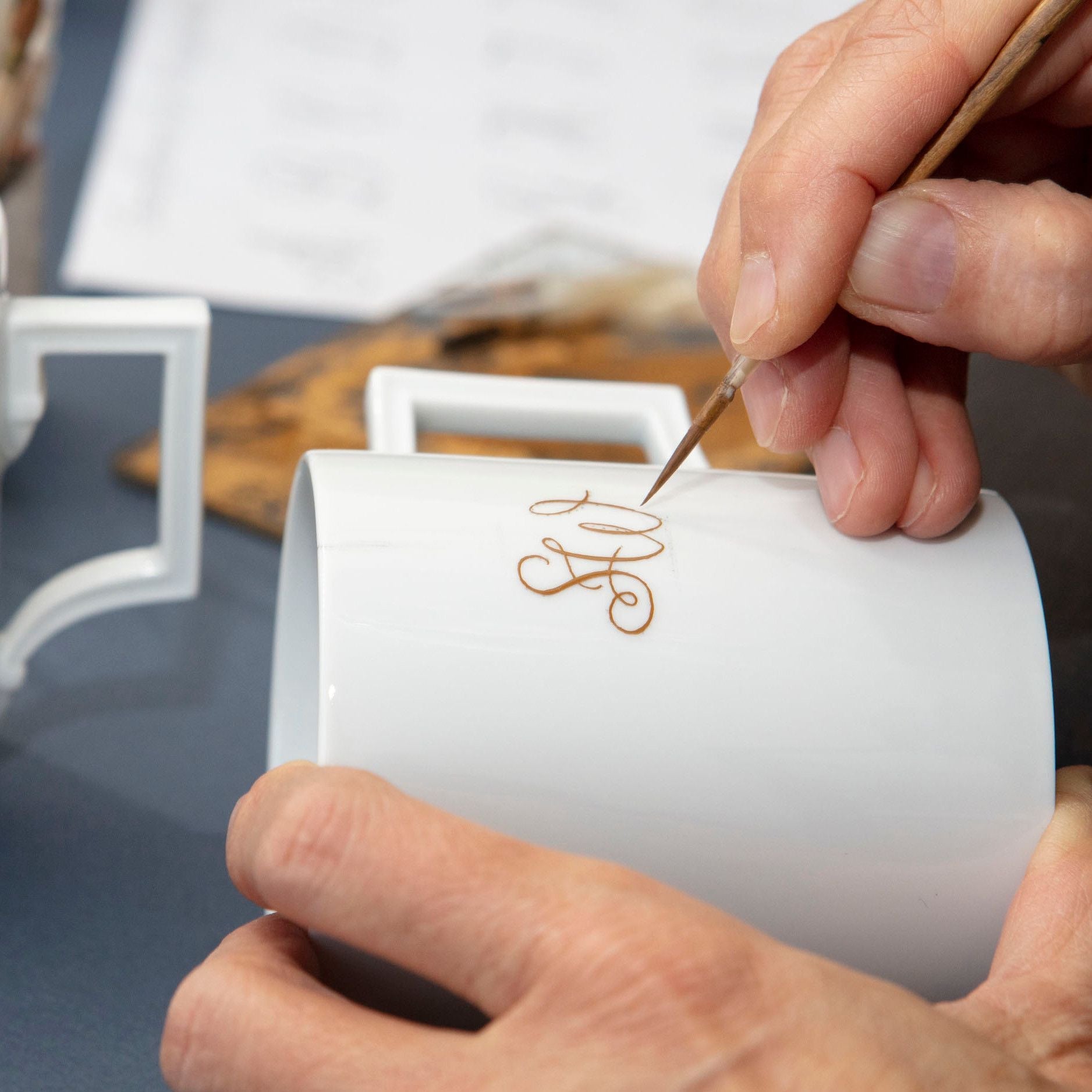 Henkelbecher, Monogramm, 2 Buchstaben, gold, 0,25 l | Meissen Mug Berlin 97B202 - 55810 - Meissen Weimar