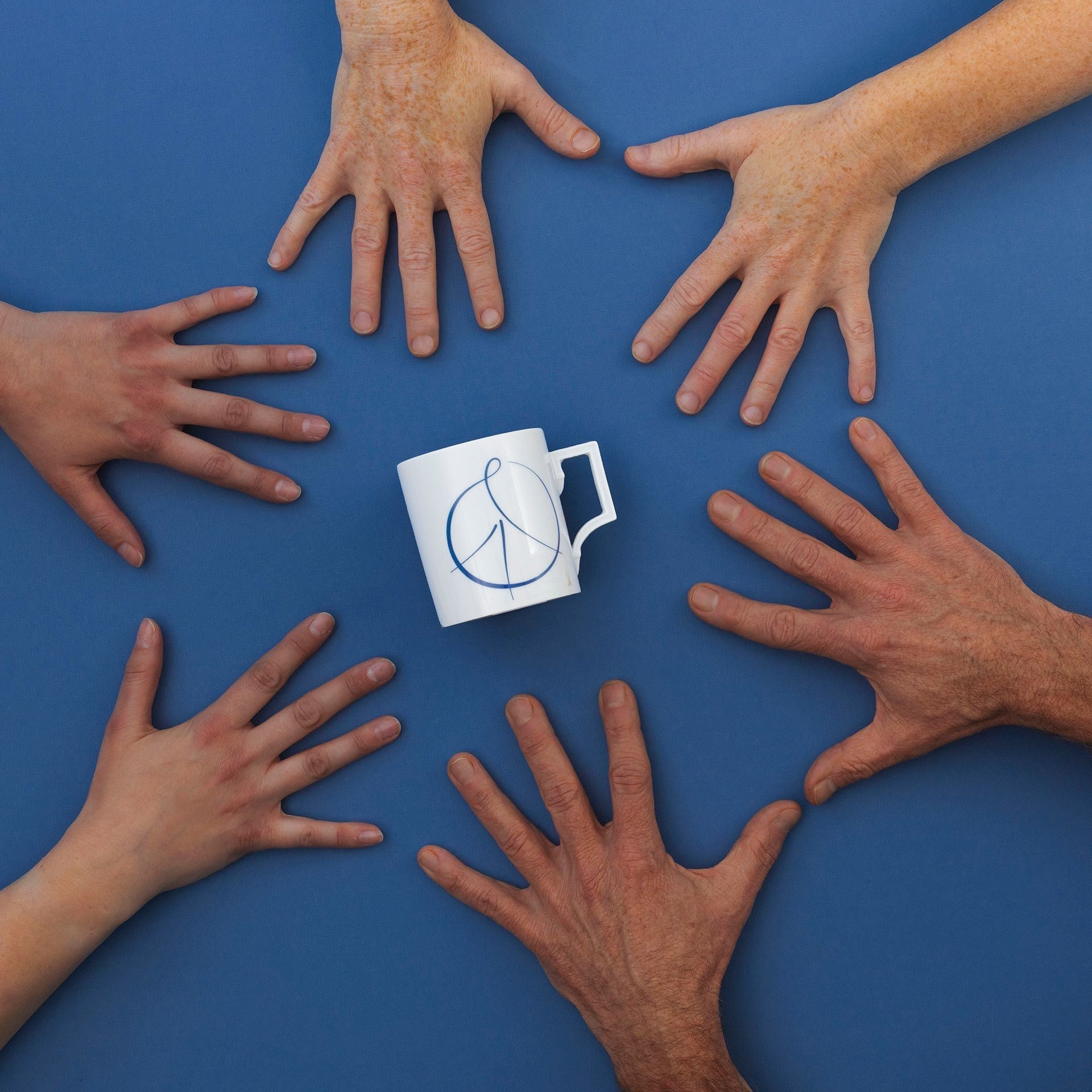 Henkelbecher, "Peace Collection", Peace Sign, blau, V 0,25 l | Meissen Mug Berlin 79A880 - 55810 - Meissen Weimar