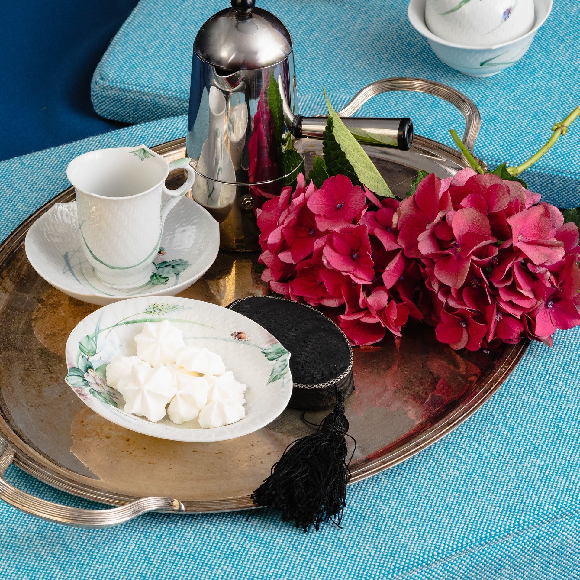 Kaffeetasse, Waldflora mit Insekten, bunt, weißer Rand, V 0,15 l | Meissen Wellenspiel Relief 614501 - 29582 - Meissen Weimar