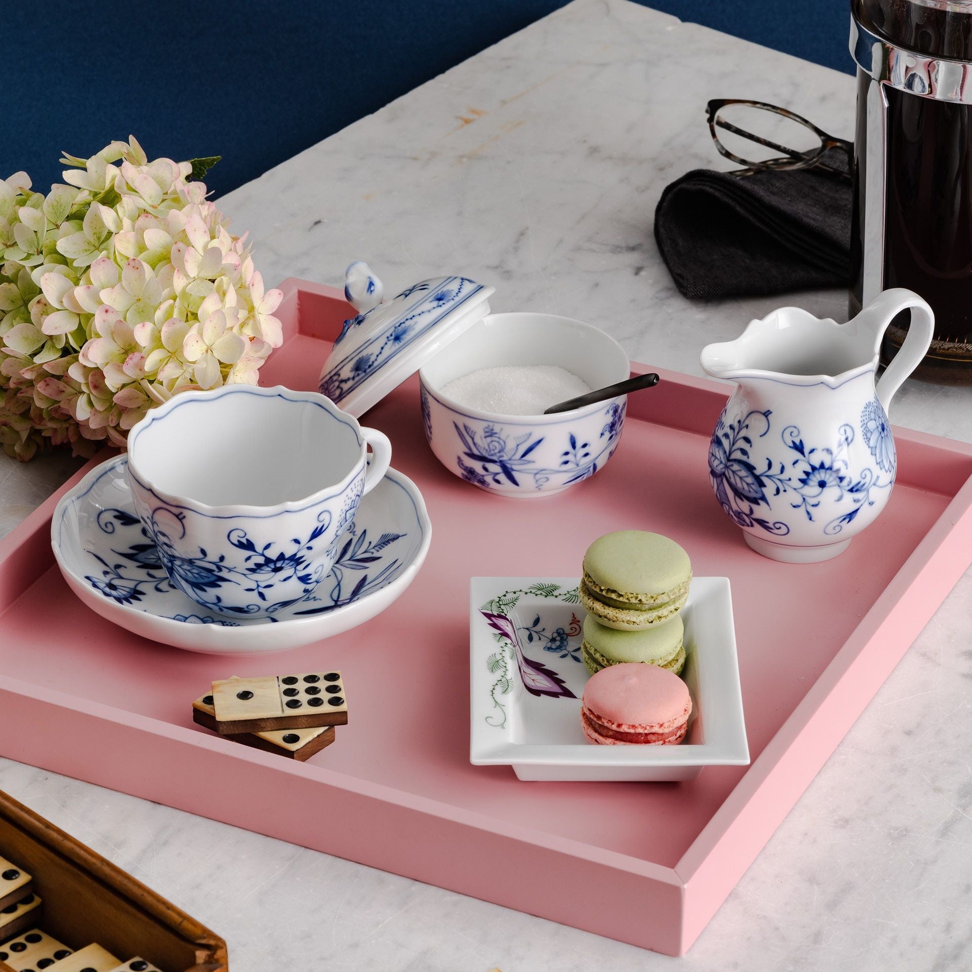 Kaffeetasse, Zwiebelmuster, kobaltblau, weißer Rand, V 0,2 l | Meissen Form 'Neuer Ausschnitt' 800101 - 00582 - Meissen Weimar