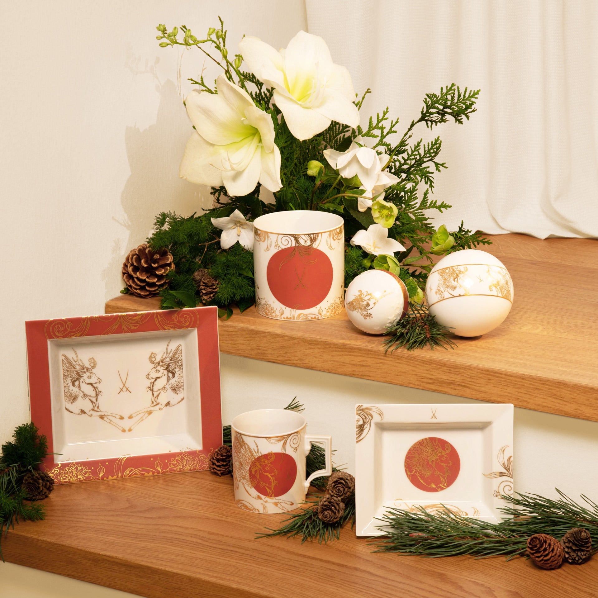 Kugel Reliefsterne, "MEISSEN Christmas Peryton", Ø 7 cm | Meissen Zweigschmuck Kugel Kollektion 79B372 - 55M39 - Meissen Weimar