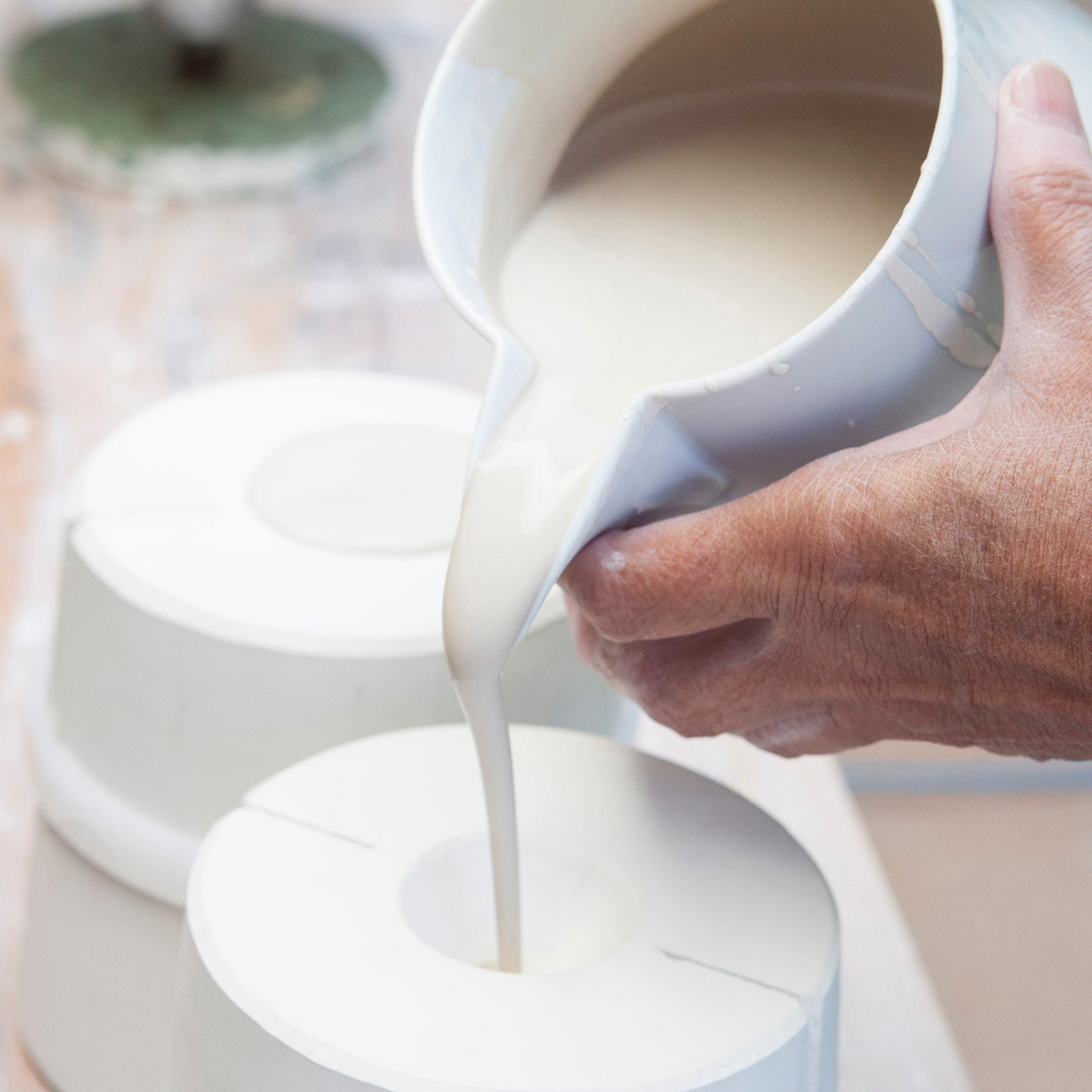 Miniatur - Glocke, "Golden Onion Style", H 5 cm | Meissen Zweigschmuck Glocken Kollektion 79B604-55M02 - Meissen Weimar