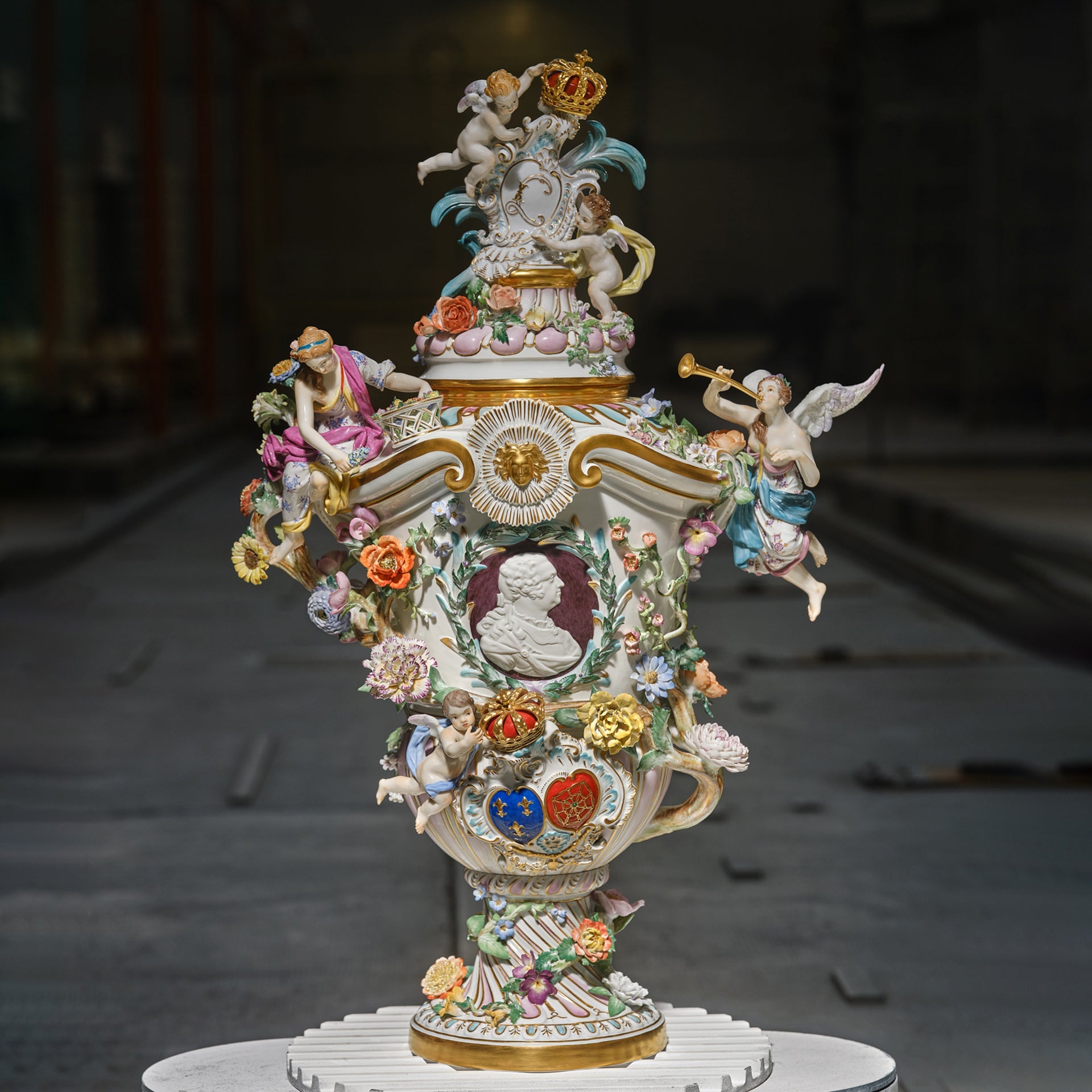 Mittelvase Das blühende Frankreich, H 84 cm | Meissen Exklusiv - Kollektion 90a780-81m18 - Meissen Weimar