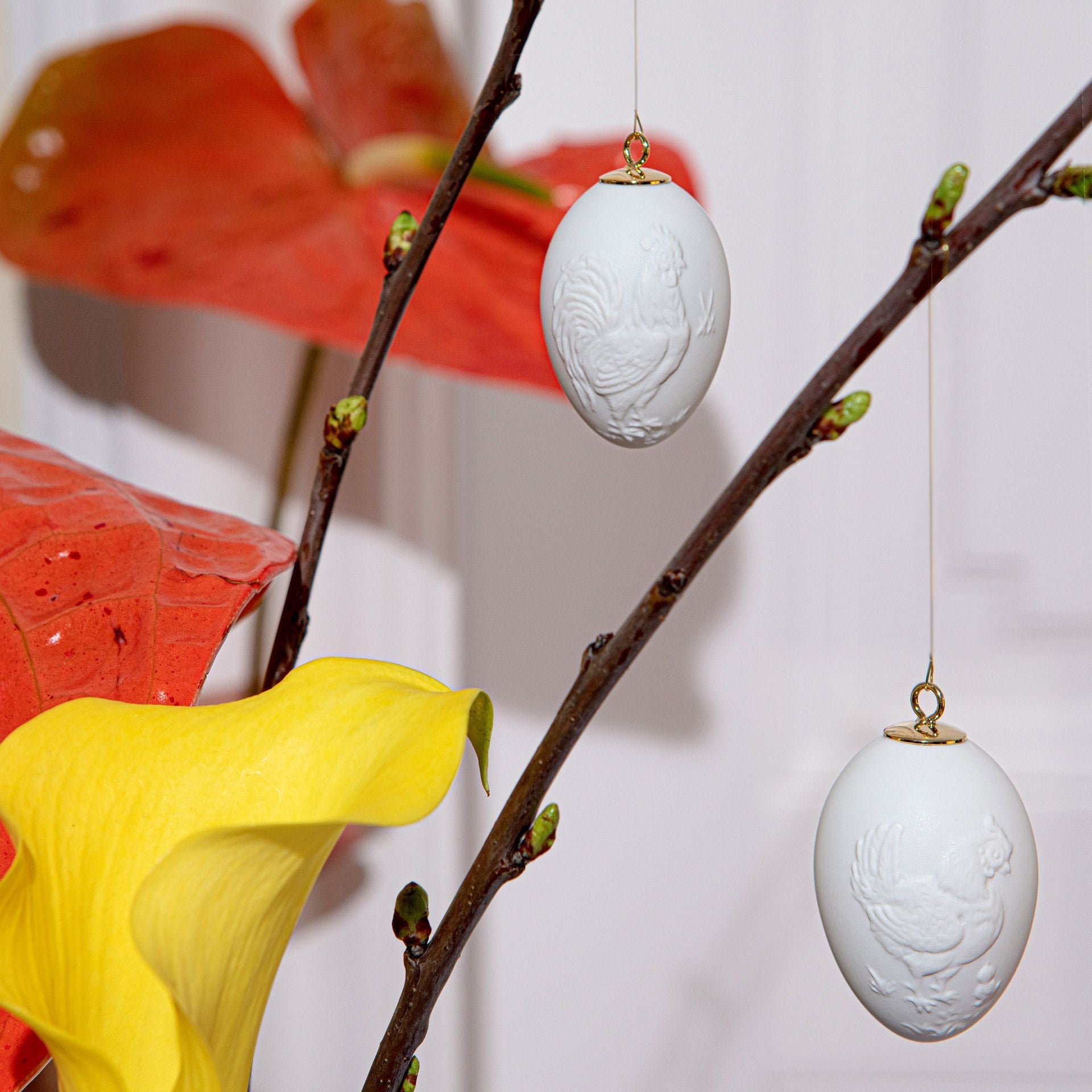 Osterei mit Relief, Hahn und Henne, Weiß, Biskuit, H 5 cm | Meissen Zweigschmuck Osterei Kollektion 001001 - 55M67 - Meissen Weimar