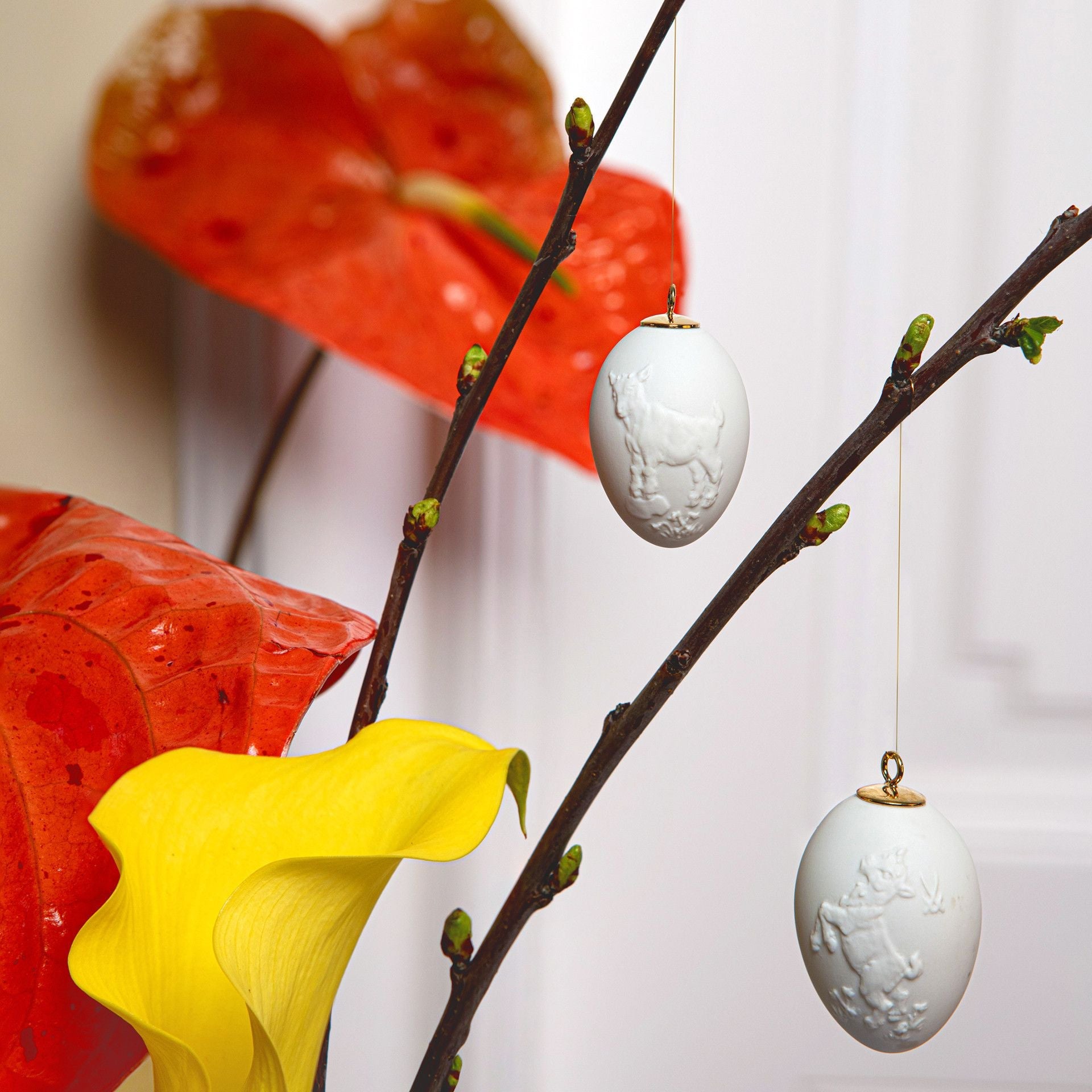Osterei mit Relief, Zicklein, Weiß, Biskuit, H 5 cm | Meissen Zweigschmuck Osterei Kollektion 001001 - 55M50 - Meissen Weimar