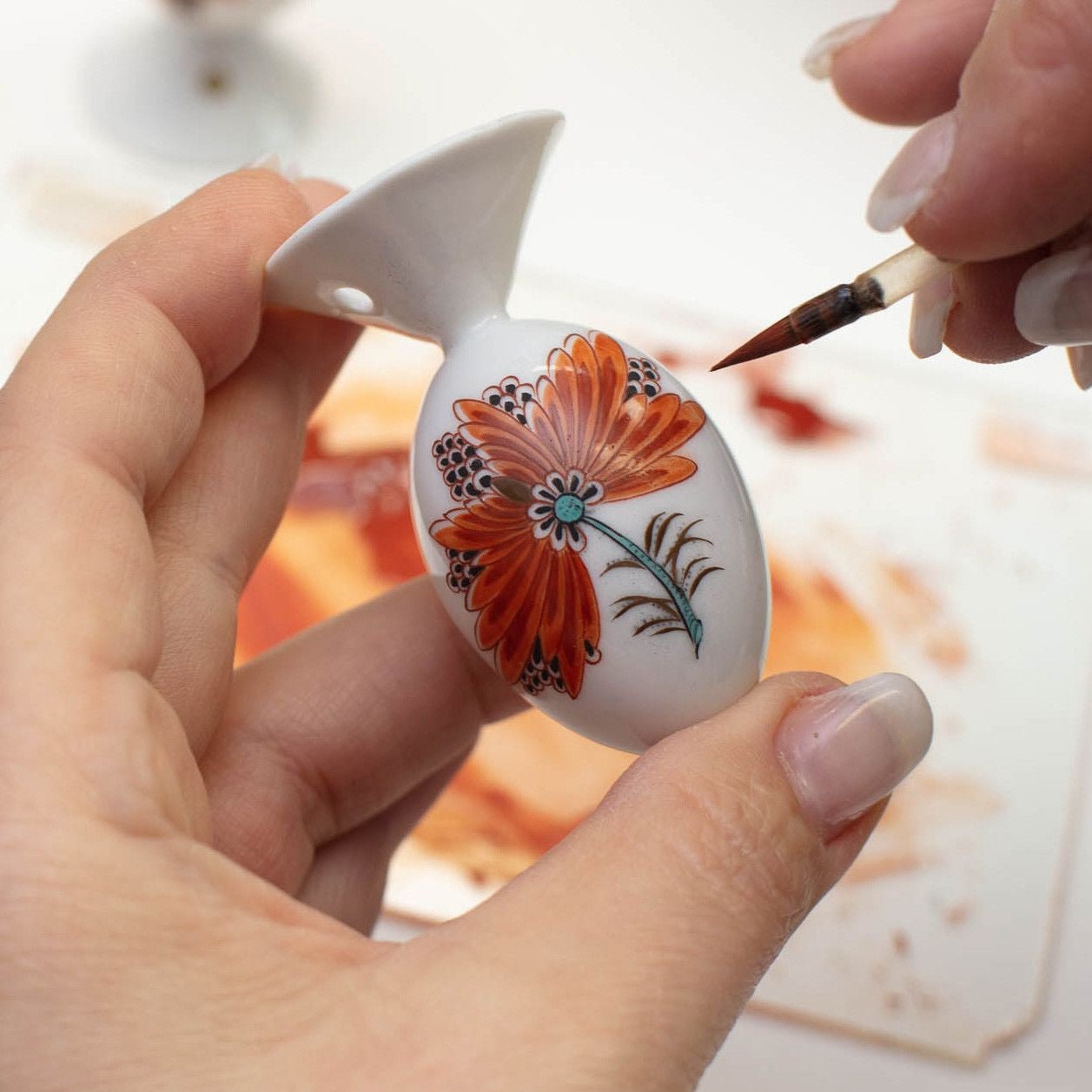 Osterei, Rote Blüte, gold, H 4,5 cm | Meissen Zweigschmuck Osterei Kollektion 483101 - 55M03 - Meissen Weimar