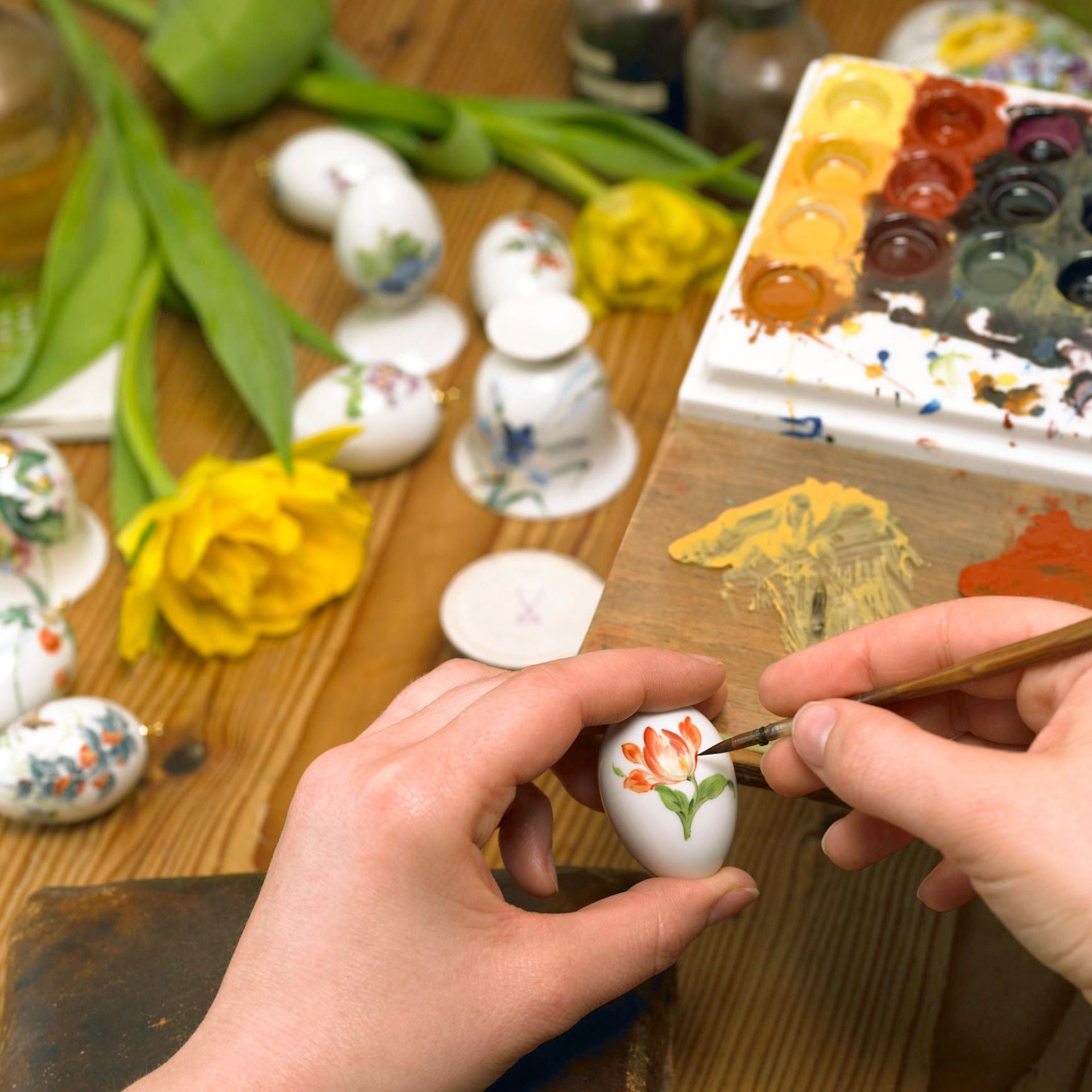 Osterei, Waldflora mit Insekten, Erdbeere, H 4,5 cm | Meissen Zweigschmuck Osterei Kollektion 61C007 - 55M03 - Meissen Weimar