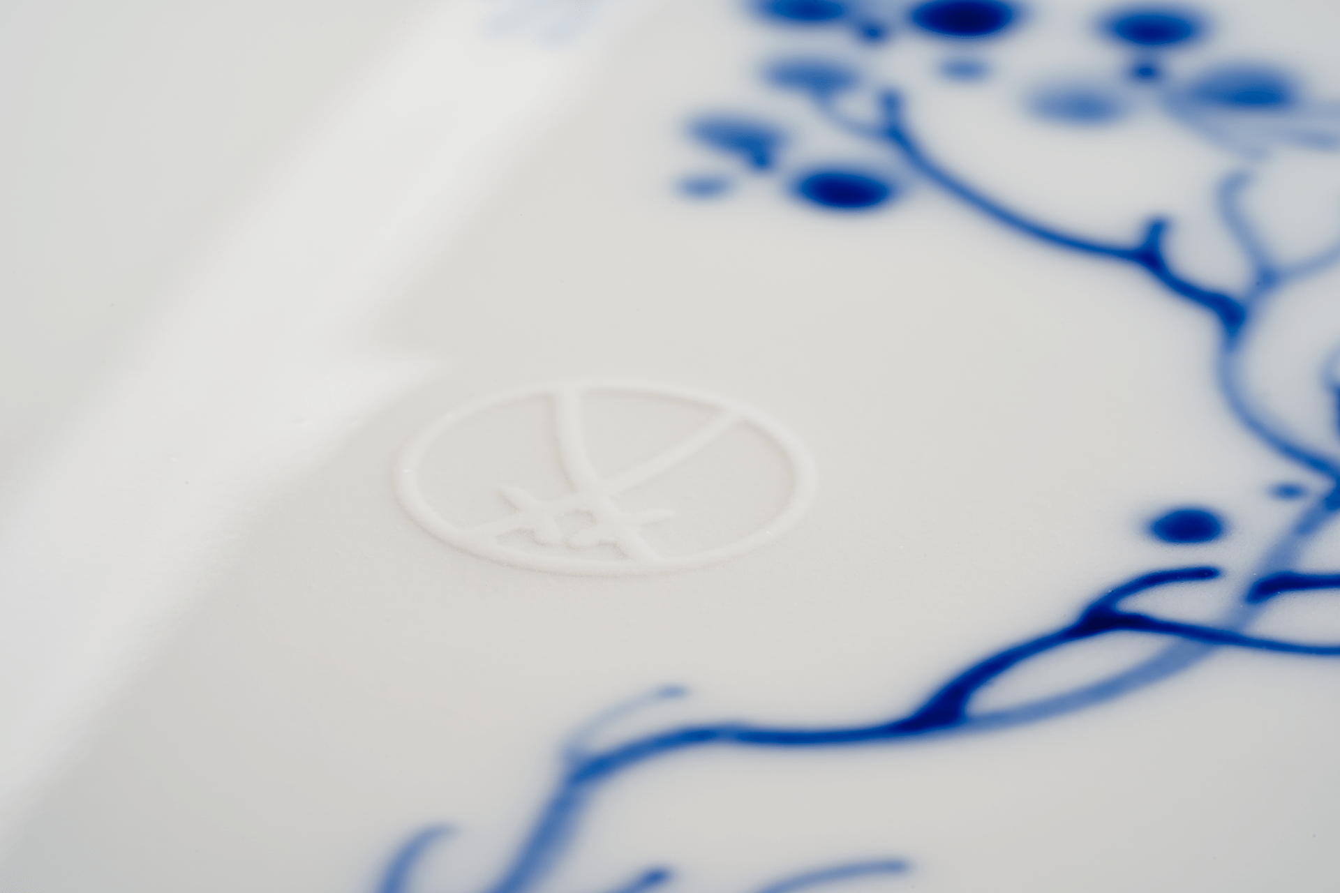 Platte, "Blue Orchid", kobaltblau, 17 x 17 cm | Meissen Cosmopolitan 830501 - 37275 - Meissen Weimar