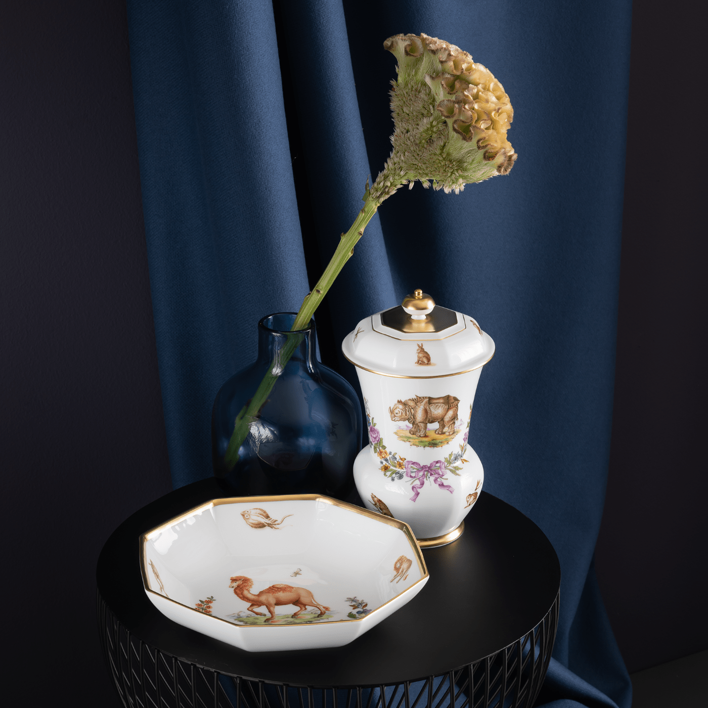 Pokal Exotische Tiere, Weiß mit Gold, H 18 cm | Meissen Limitierte Meisterwerke 26a184 - 51141 - Meissen Weimar