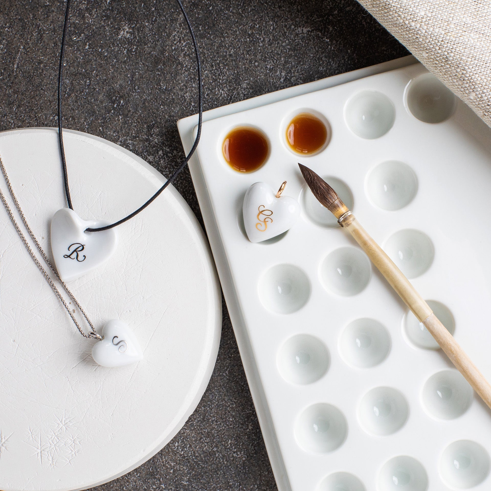 Porzellananhänger Herz Monogramm Gold, H 2,2 cm | Meissen Porzellananhänger 97b202-71m04 - Meissen Weimar