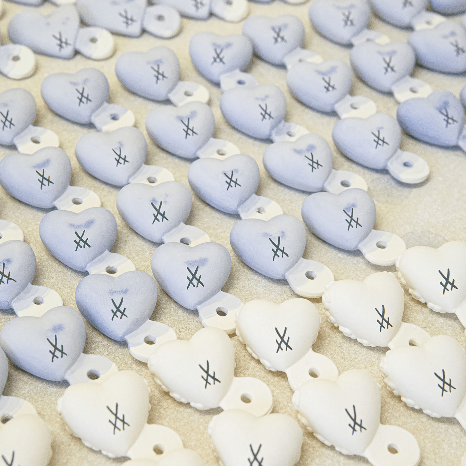 Porzellananhänger, Wilder Mohn, H 2,5 cm | Meissen Porzellananhänger 615201-71000 - Meissen Weimar