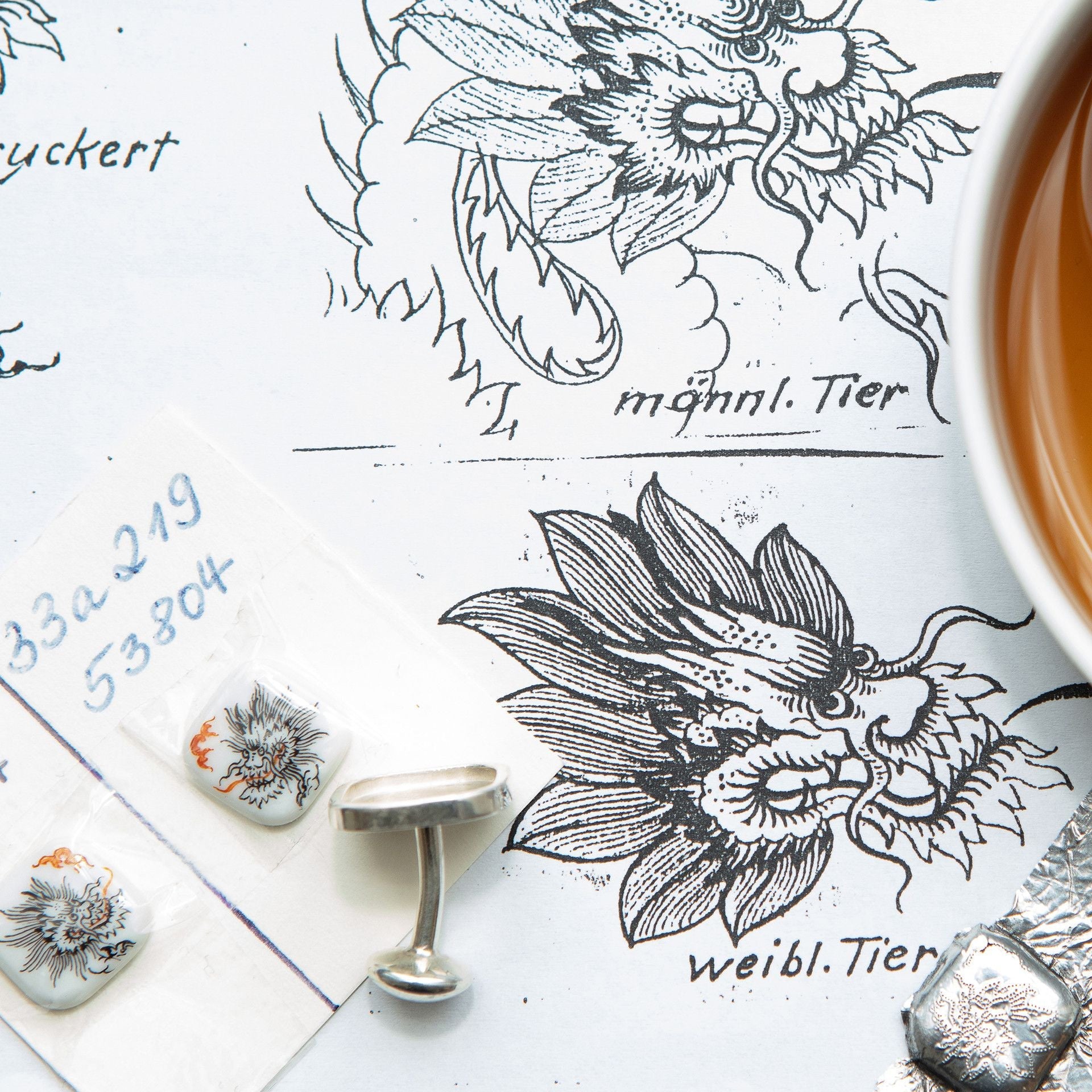 Reversnadel, Ming - Drache, Ø 1.8 cm | Meissen Schmuck Individuell mpj60dr927c1 - Meissen Weimar
