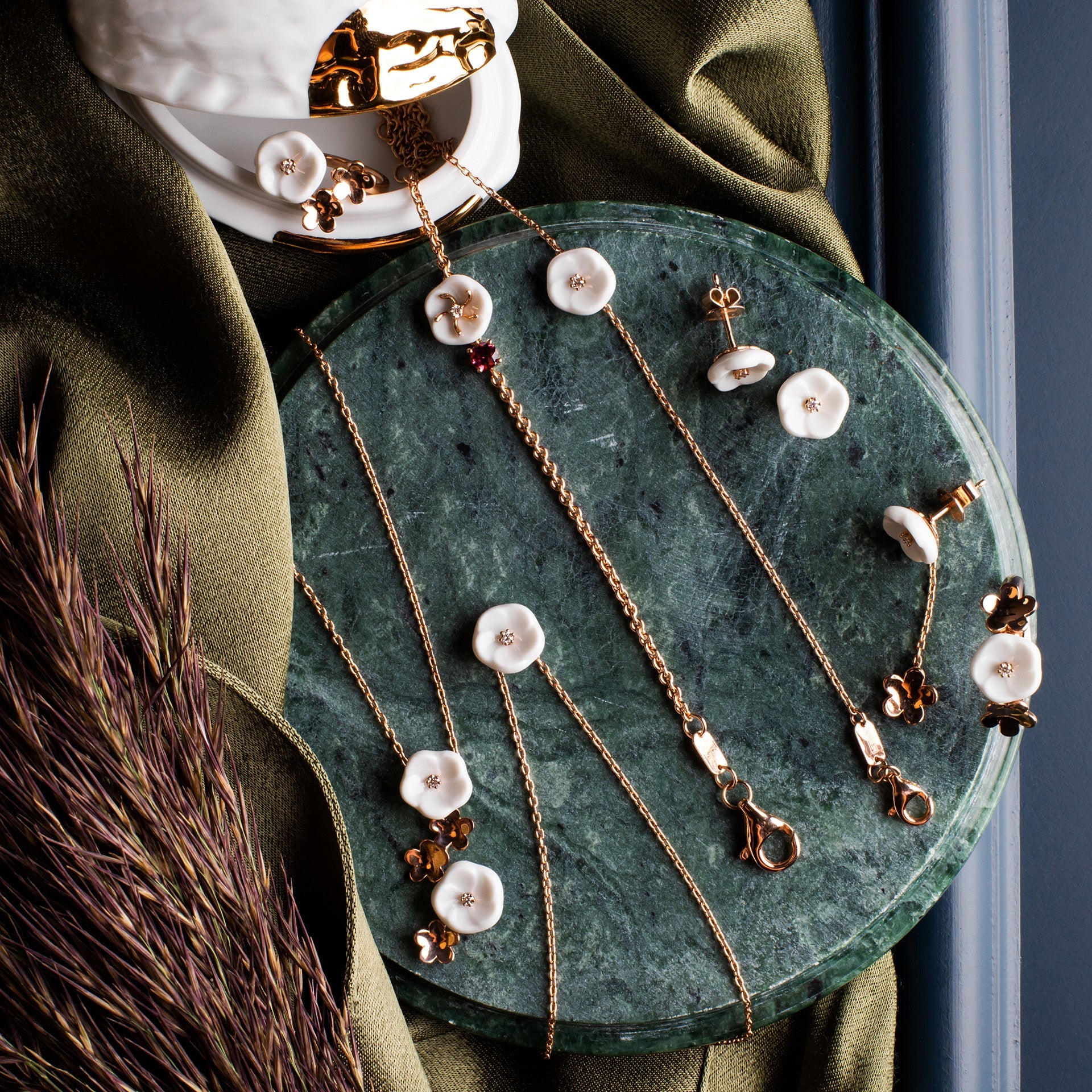 Ring 1739 Royal Blossom Bouquet, Gelbgold 750, Brillant 0,02 ct | Meissen Royal Blossom Collection mpj10bl38600 - Meissen Weimar