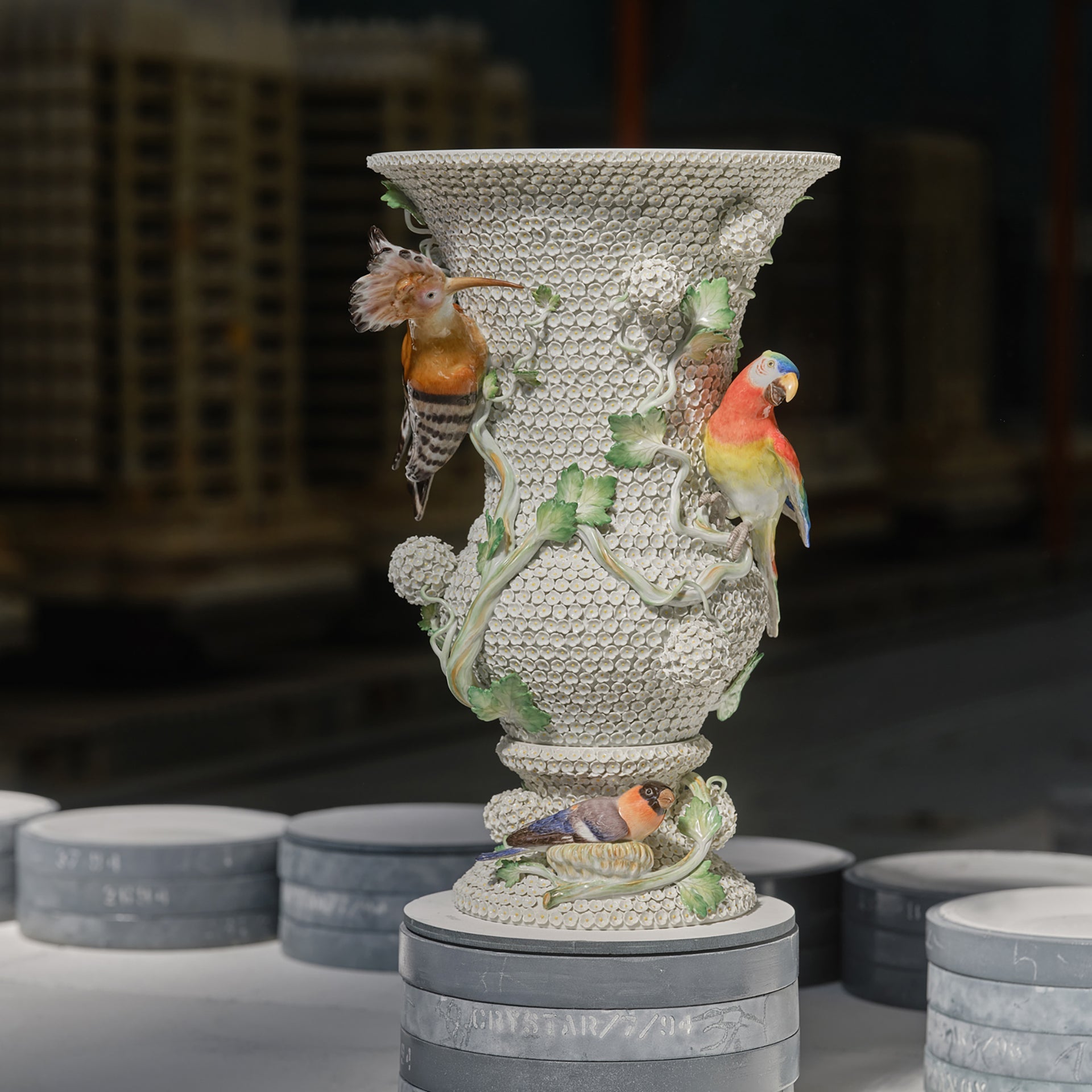 Schneeballvase mit Vögeln, Limitiert, H 51 cm | Meissen Limitierte Meisterwerke 900184-82m13 - Meissen Weimar