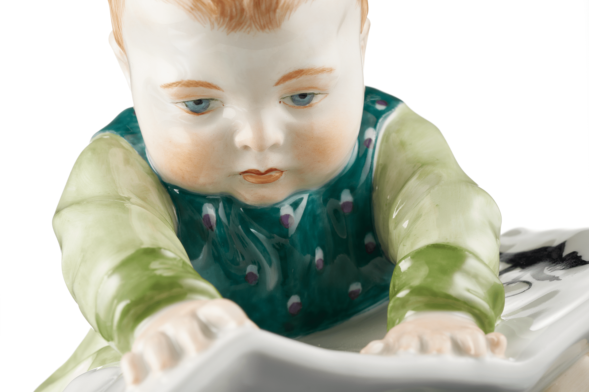 Sitzendes Kind mit Bilderbuch, Bunt staffiert, H 10 cm | Meissen Figuren - Edition Hentschelkinder 900100 - 73354 - Meissen Weimar