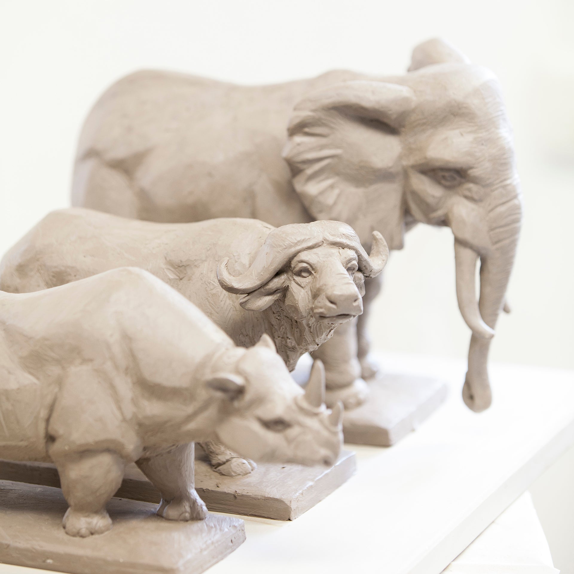 Skulptur Büffel Weiß H 13 cm | Meissen Atelier - Edition 000001 - 78014 - Meissen Weimar