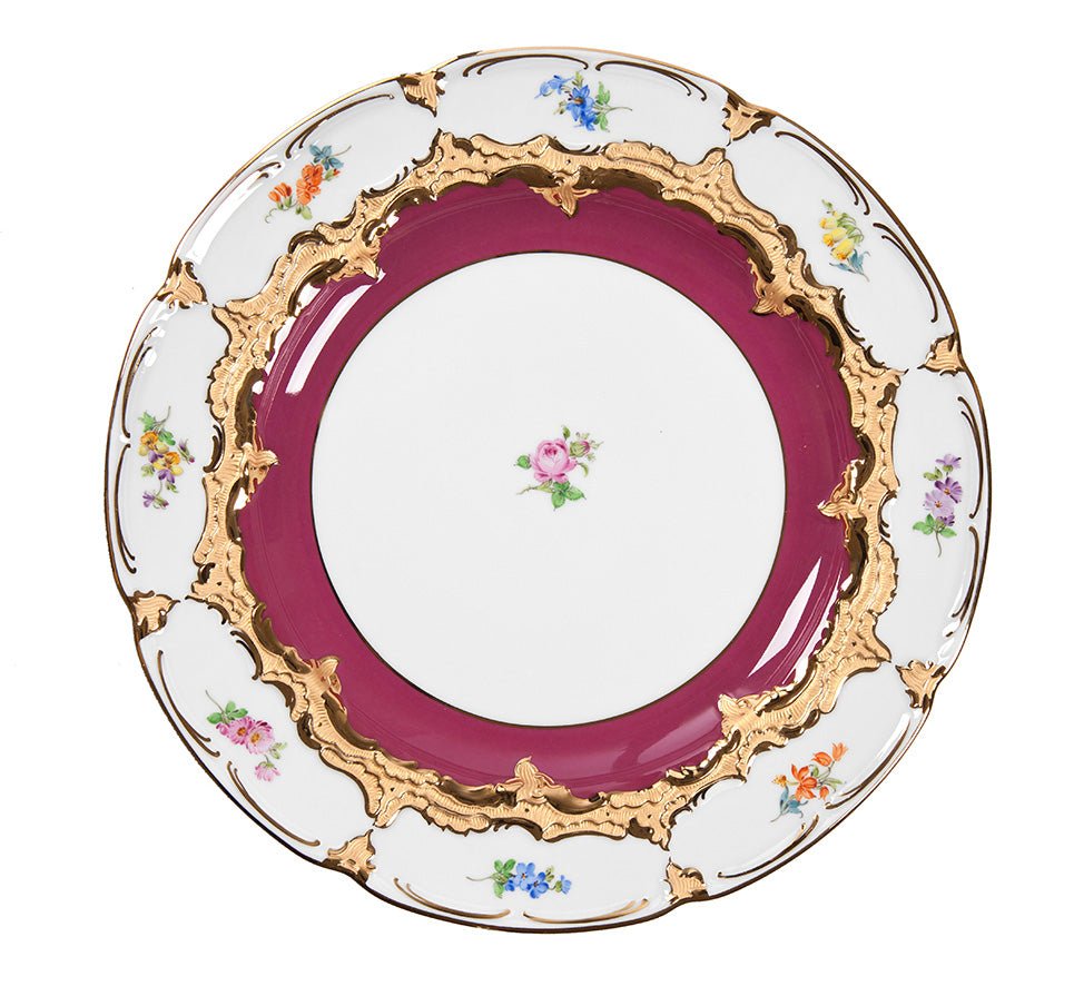 Speiseteller, Gestreute Blümchen, purpur glasiert, Goldbronze, ø 28 cm | Meissen B - Form 012079 - 15479 - Meissen Weimar